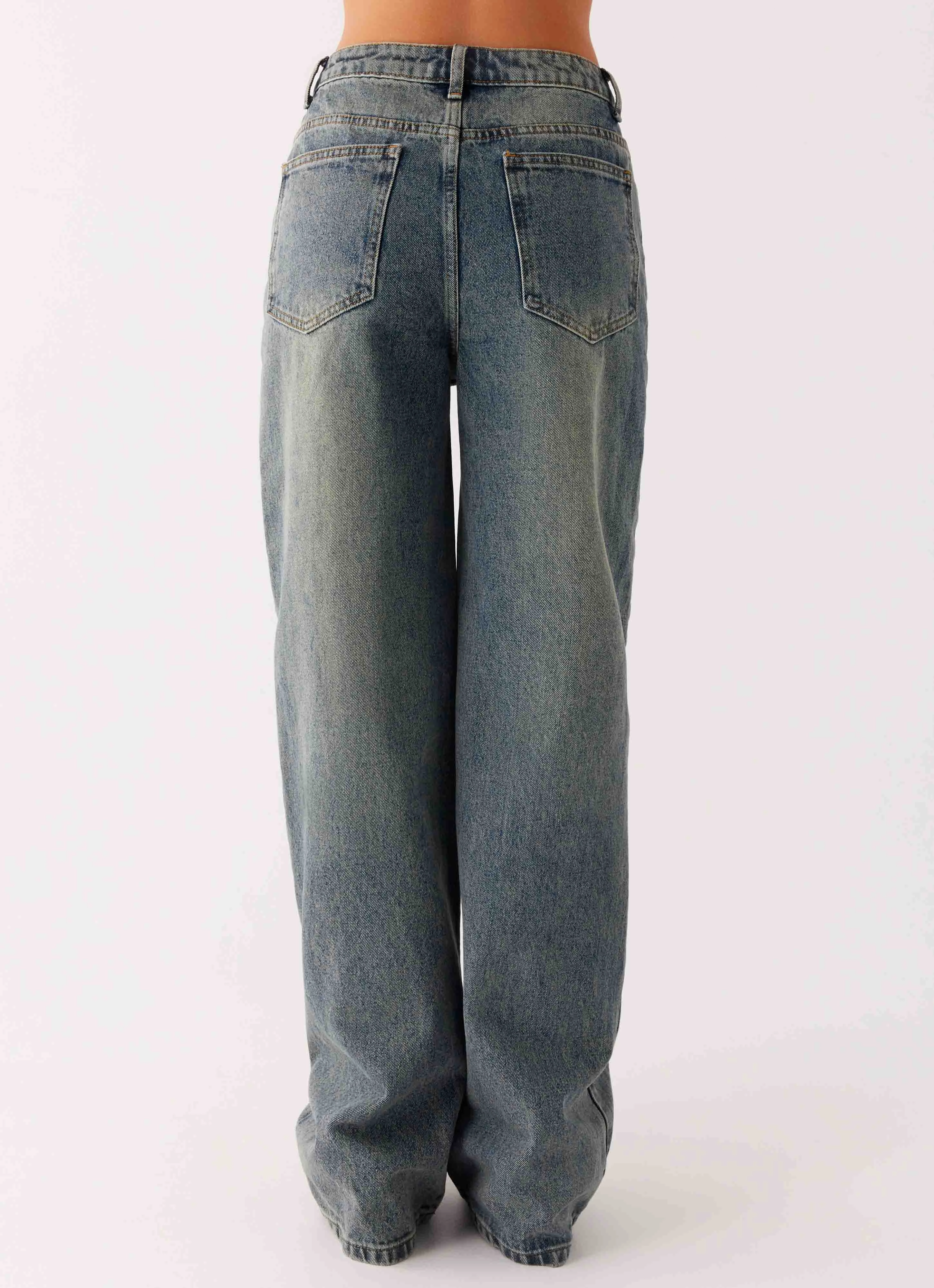Flexible Design Back Again Straight Leg Denim Jeans - Dirty Wash