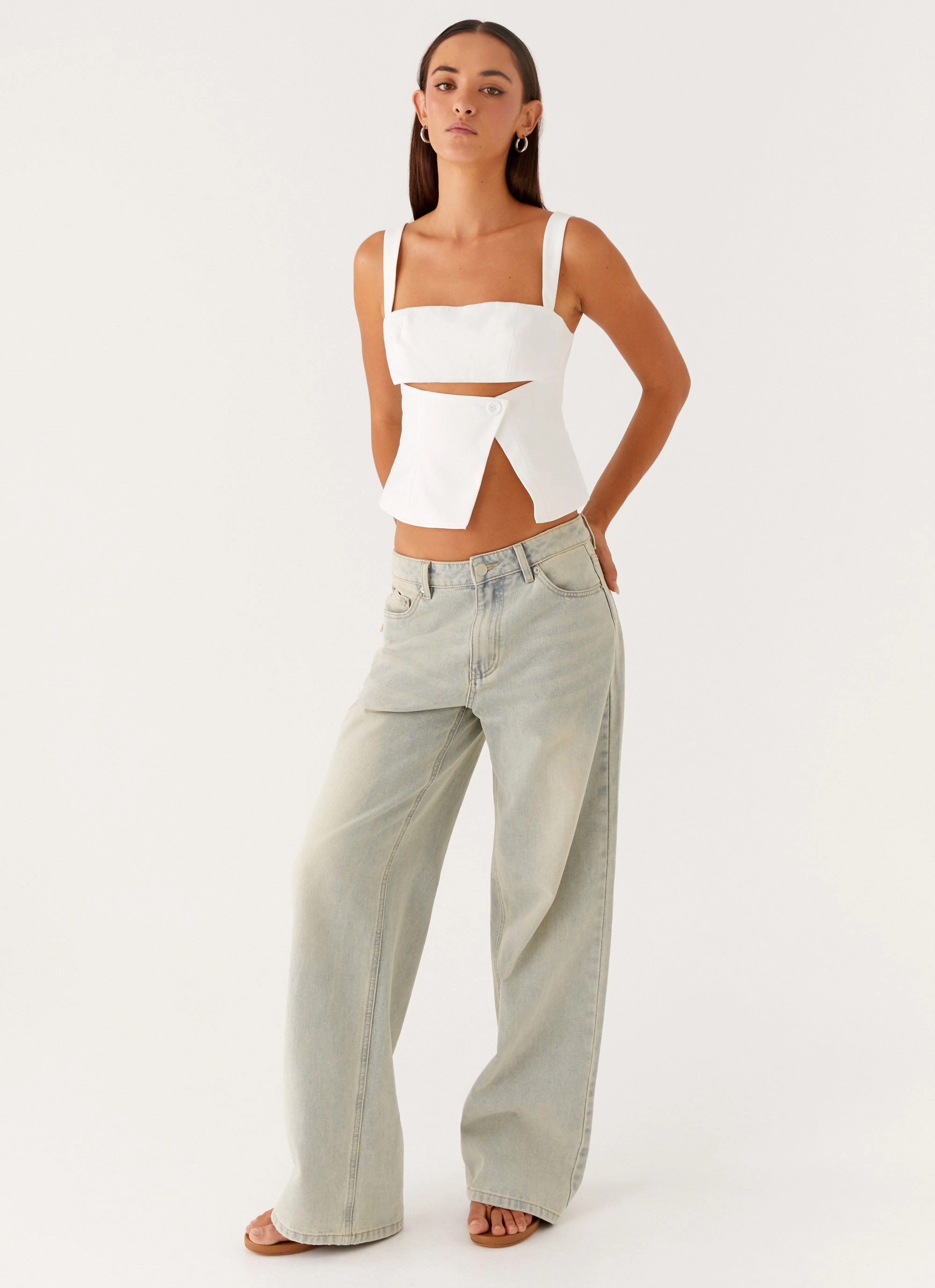 Pia Cut Out Top - White Airflow Ventilation Zones AdjustableClosure