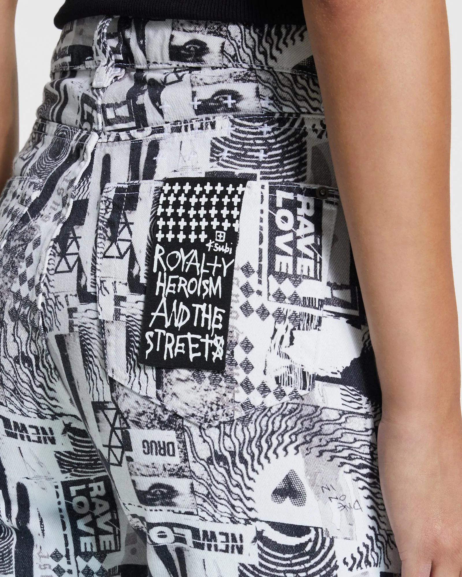 BROOKLYN JEAN PURE LOVE B&W Outdoor Fashion Professional Wear Artist Vibe