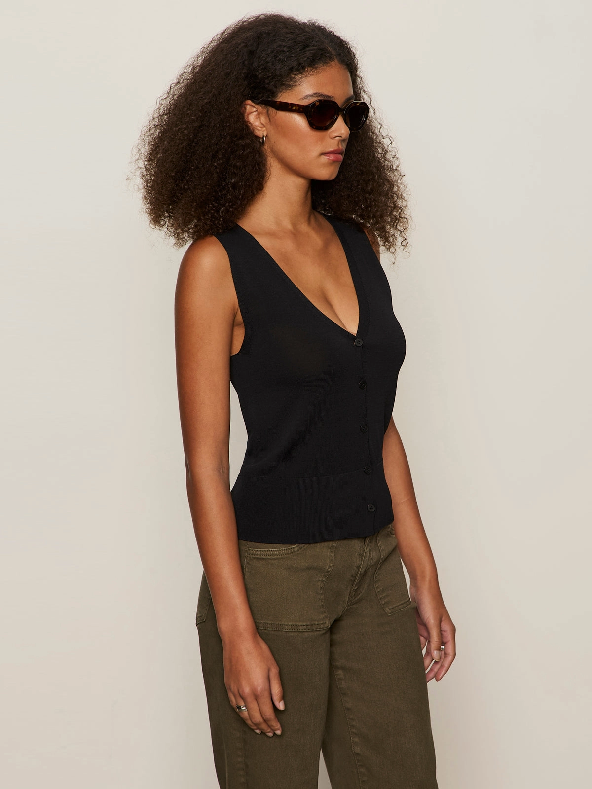 Knitted Button Front Top Black Flexible Hemline Layered Collar Structure