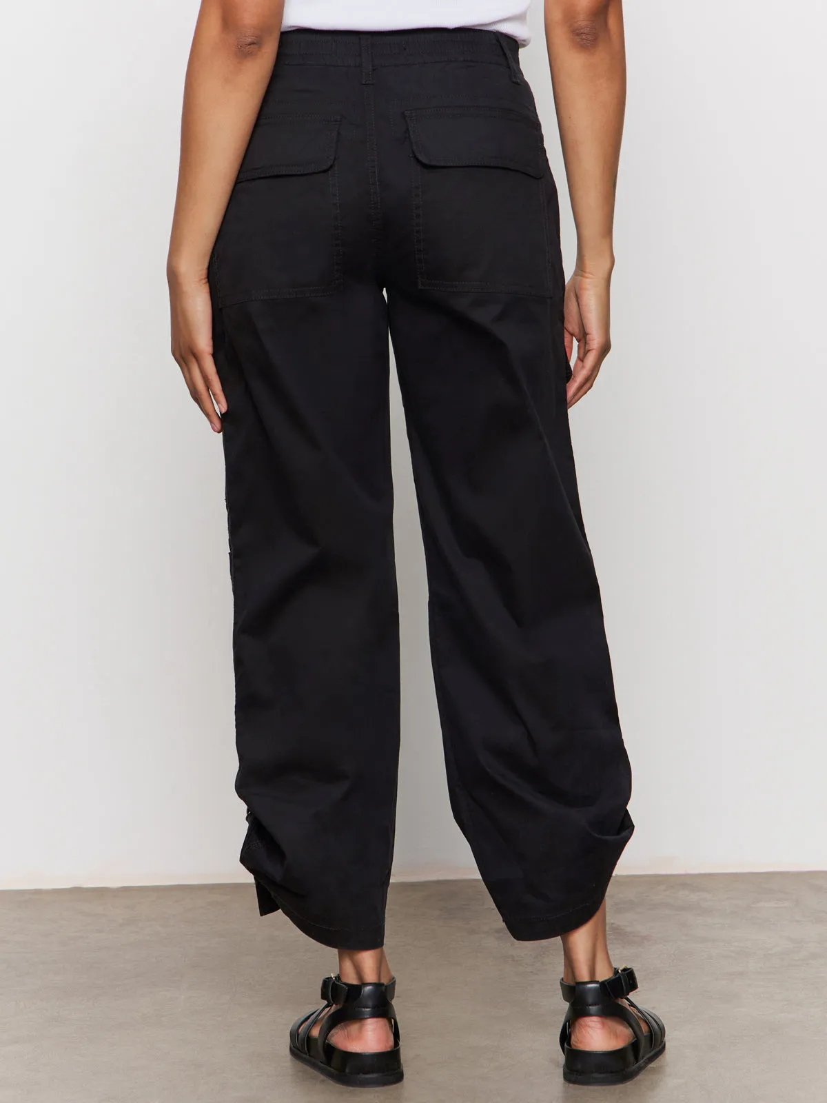 Cropped hem Lightweight Feel Cali Cargo Standard Rise Pant Black