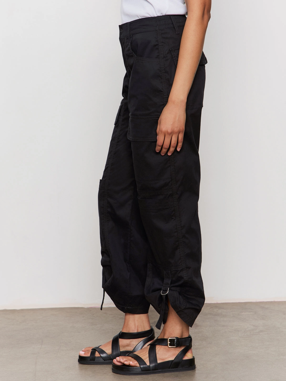 Resilient Elasticity HeatRegulating Cali Cargo Standard Rise Pant Black