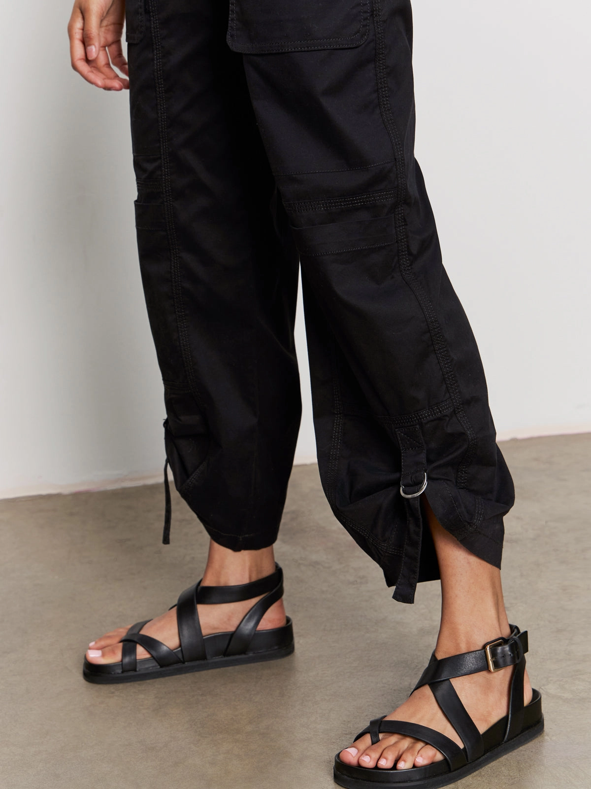 Temperature Regulating Fabric Cali Cargo Standard Rise Pant Black