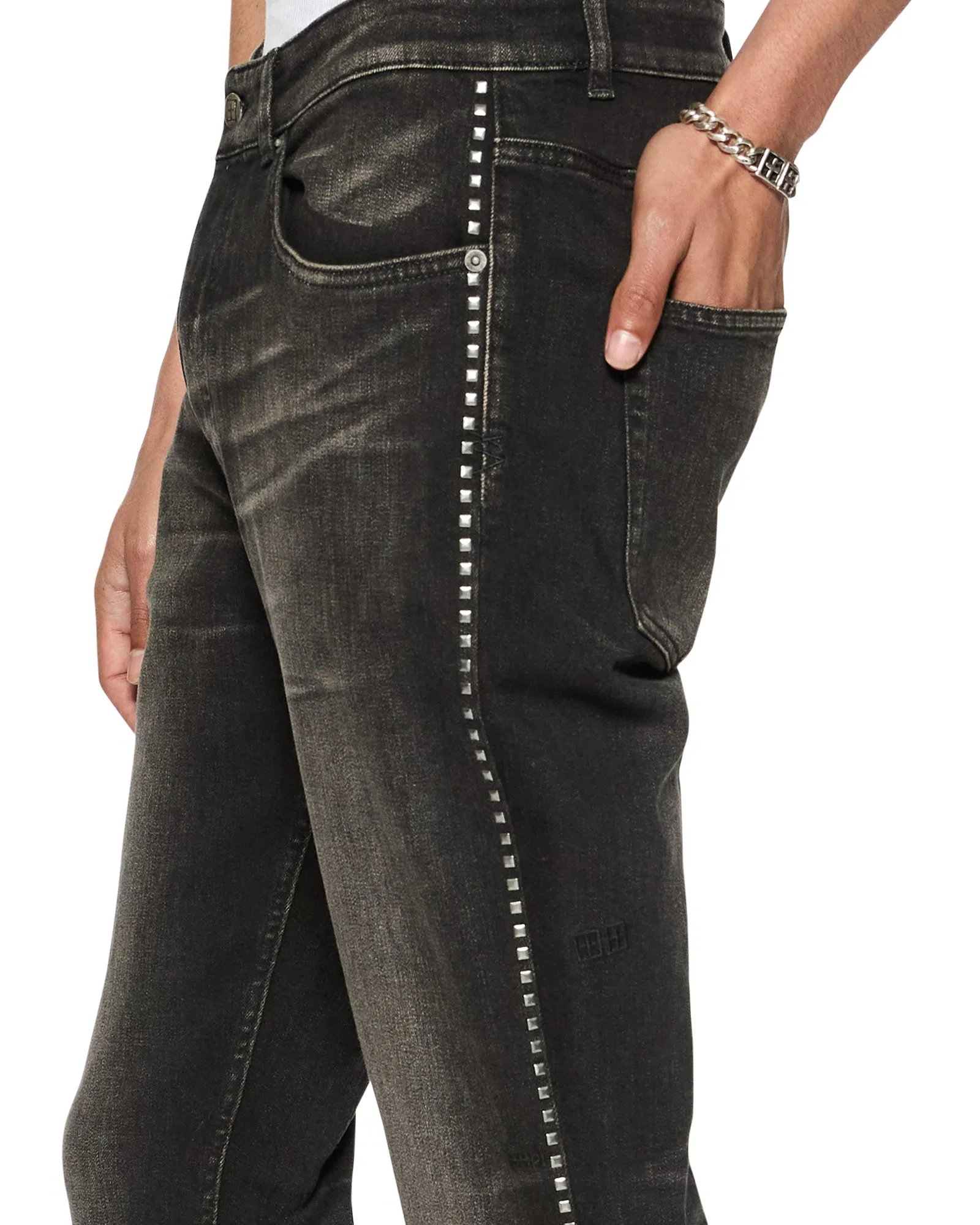 CHITCH TARR STUDDED Eco Friendly Chill Outfit Road Trip