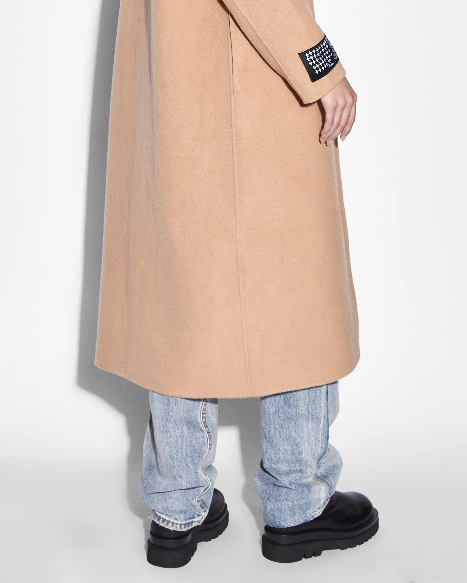 Hooded style Endure KAMILLE COAT LATTE