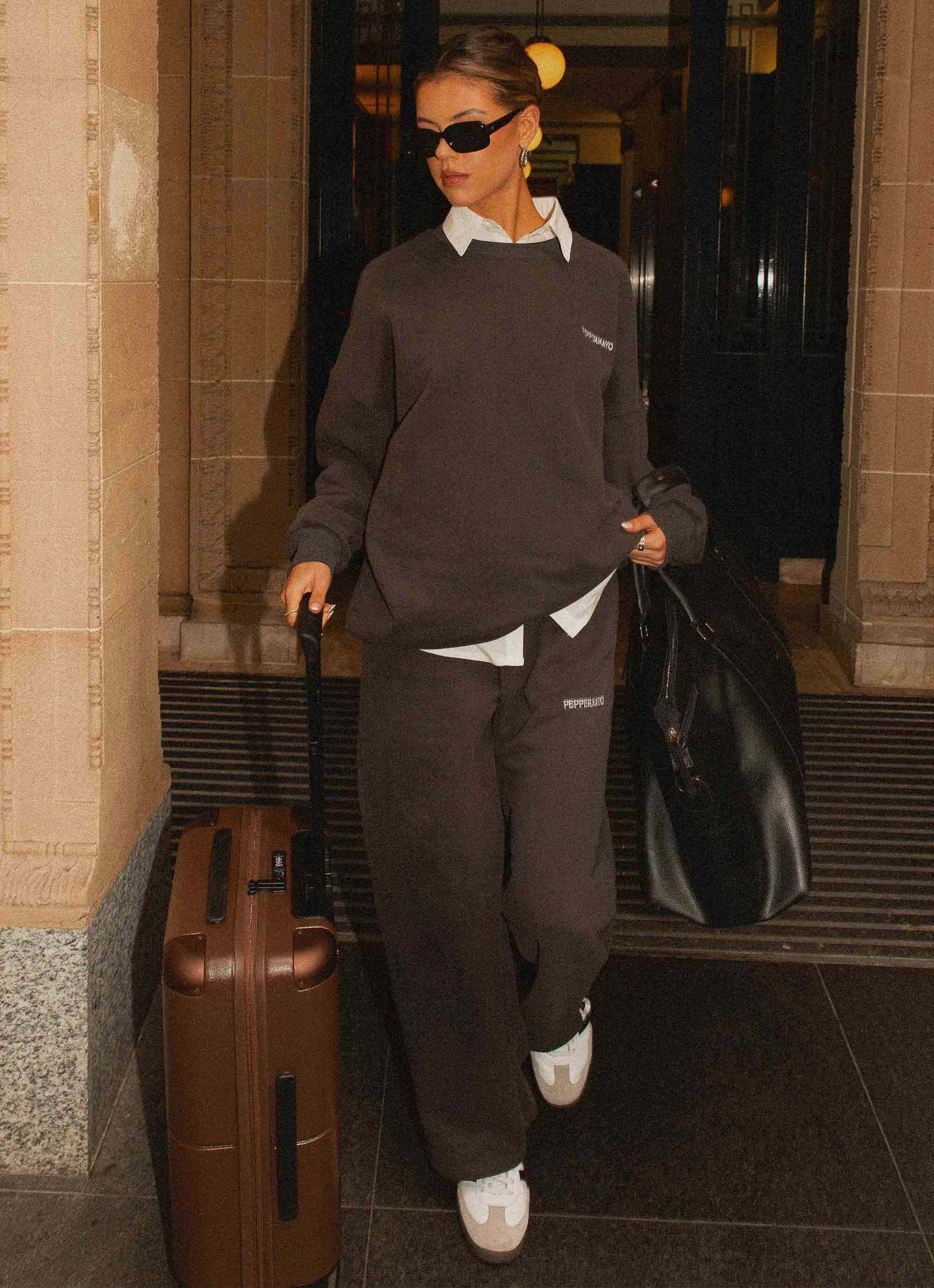 Flattering Comfort Wear Signature Sweatpants - Charcoal