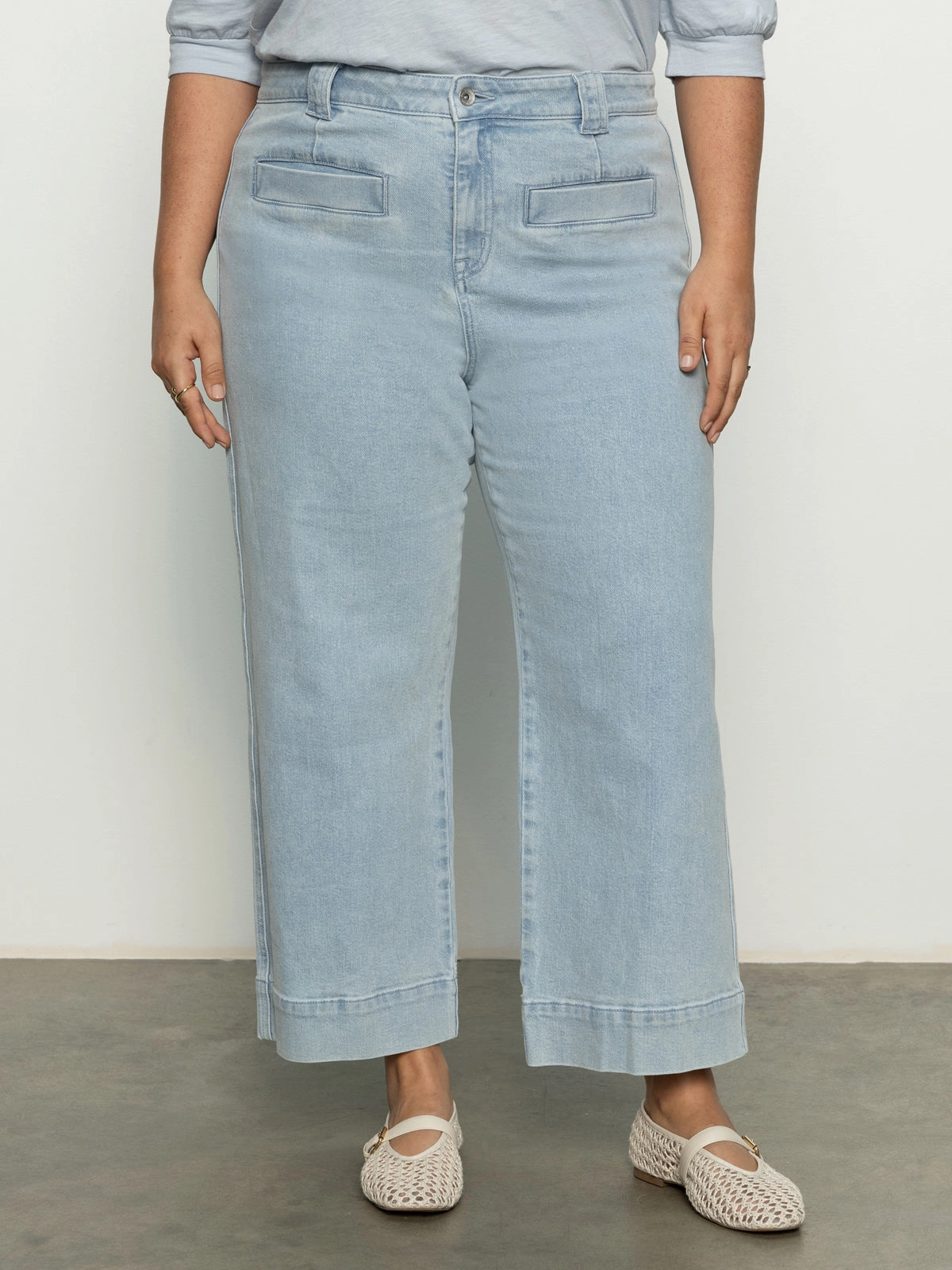 Voyage Standard High Rise Crop Jeans Winner's Circle Extended Sizing Curved Hem Design GarmentWashed Texture