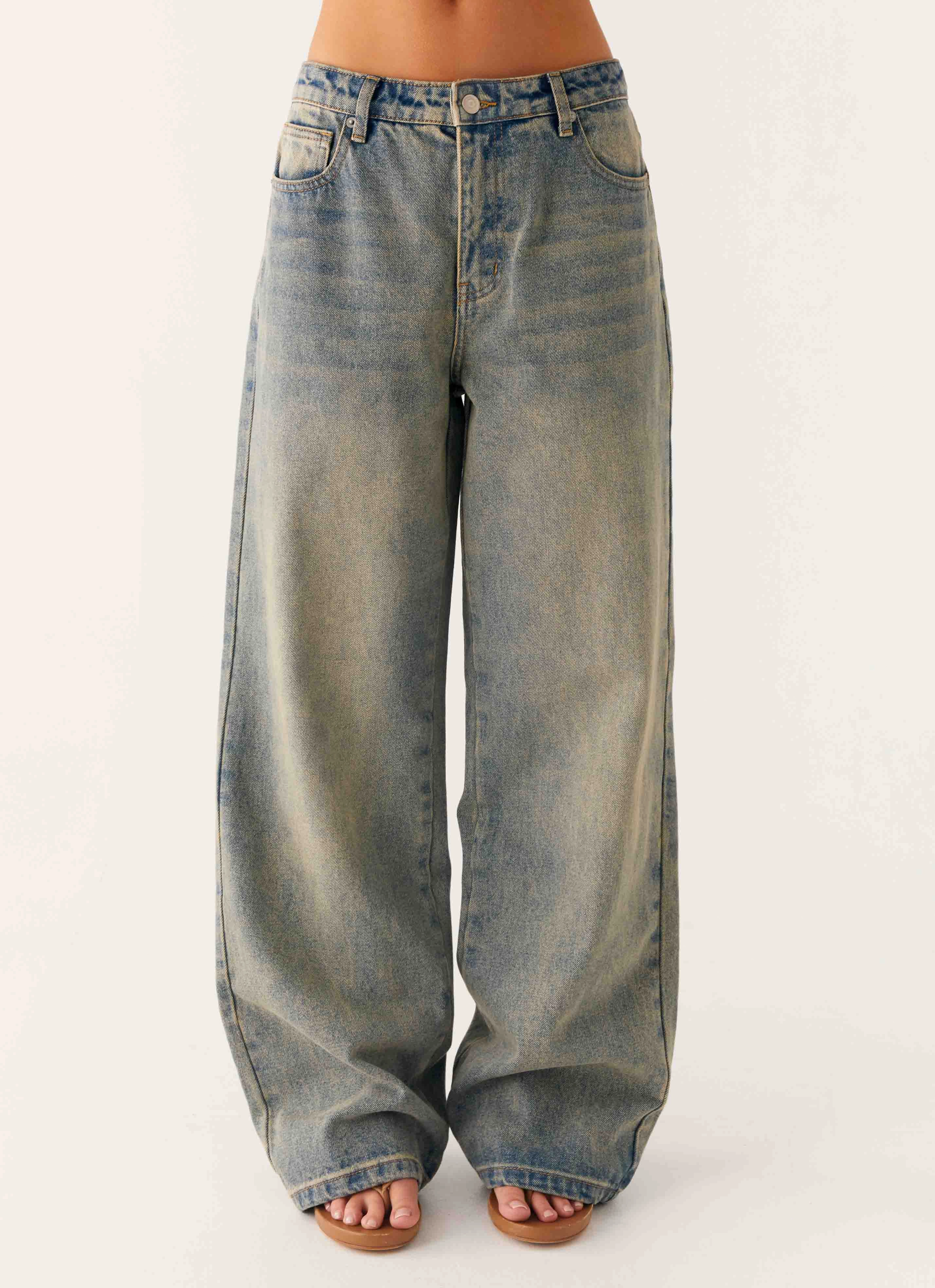 Lightweight Weave Keanna Low Rise Denim Jeans - Dirty Wash