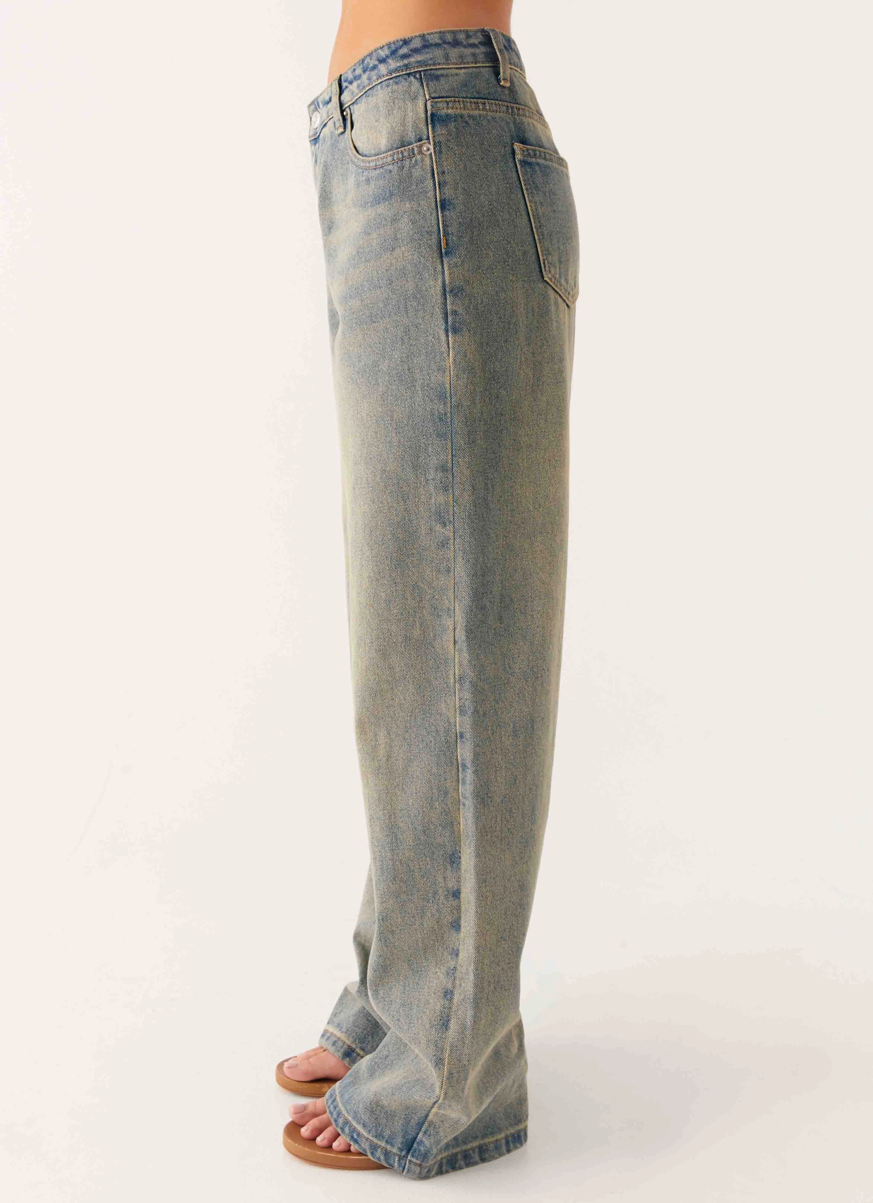 Bold Earthy Keanna Low Rise Denim Jeans - Dirty Wash