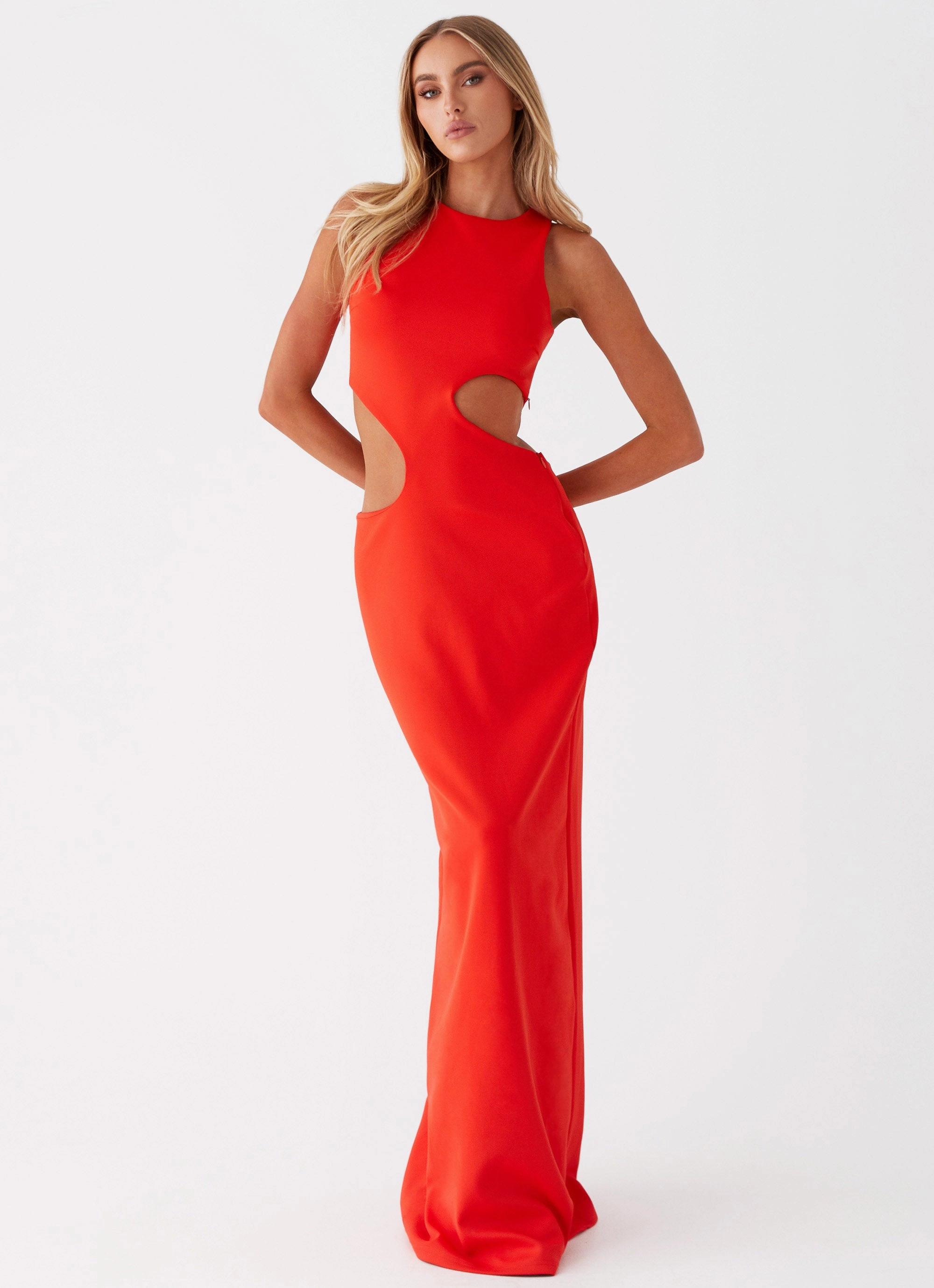 Vaeloria Maxi Dress - Red Timeless Cut