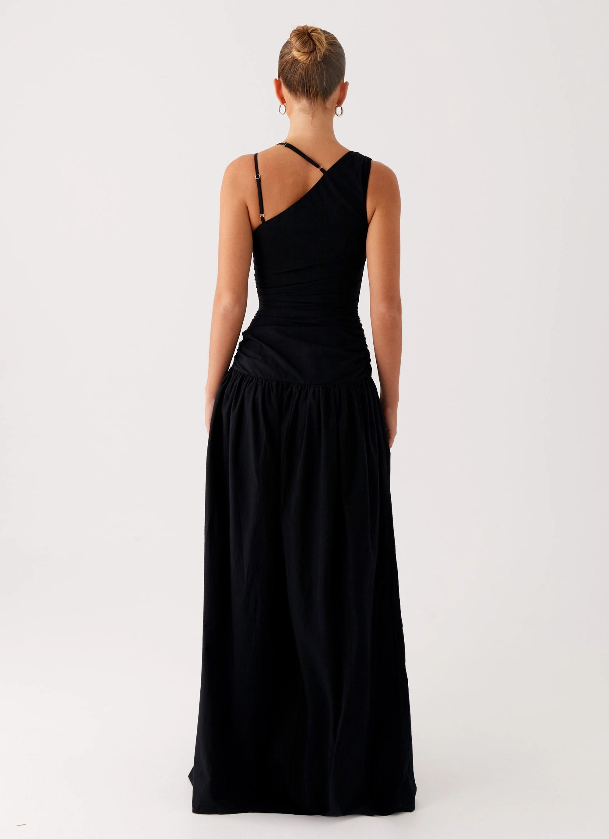 Cortez Maxi Dress - Black Comfort and Elegance