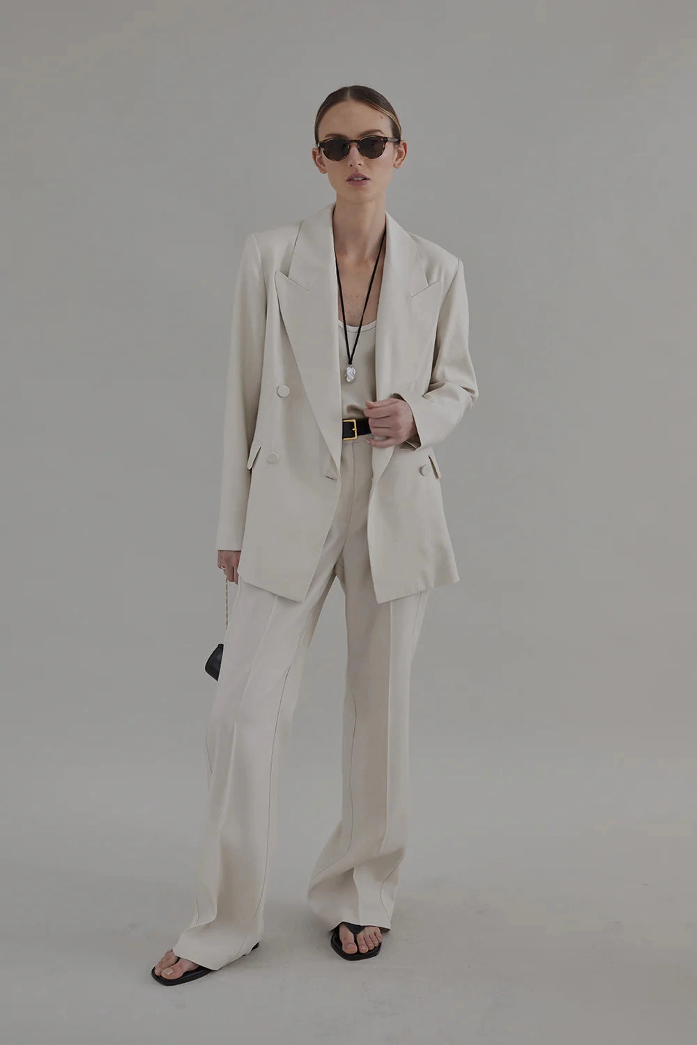 Sleek Outerwear Costanza Blazer in Oyster