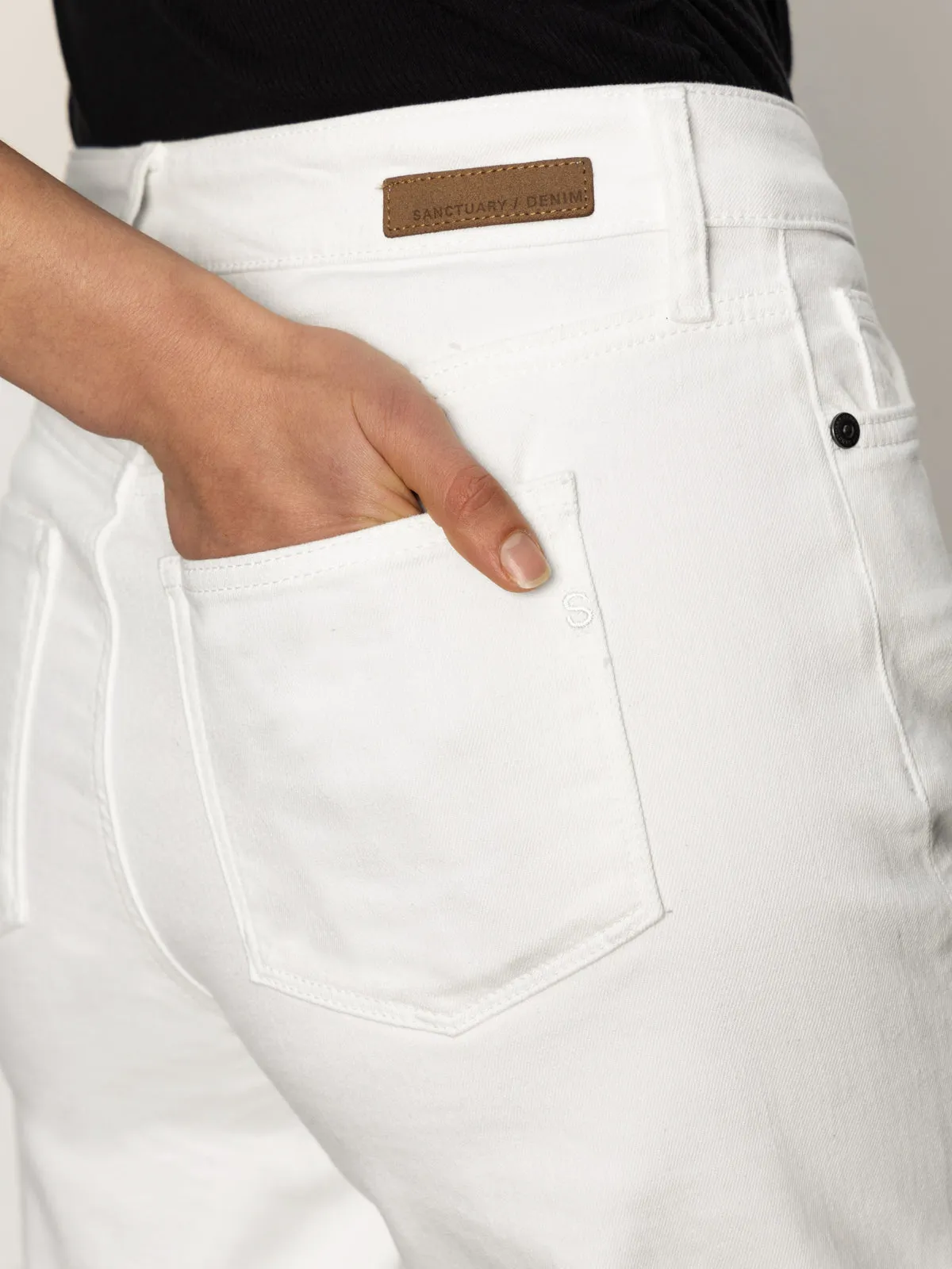 Smart Layer Cuffed Denim Short White Slim Profile Engineering