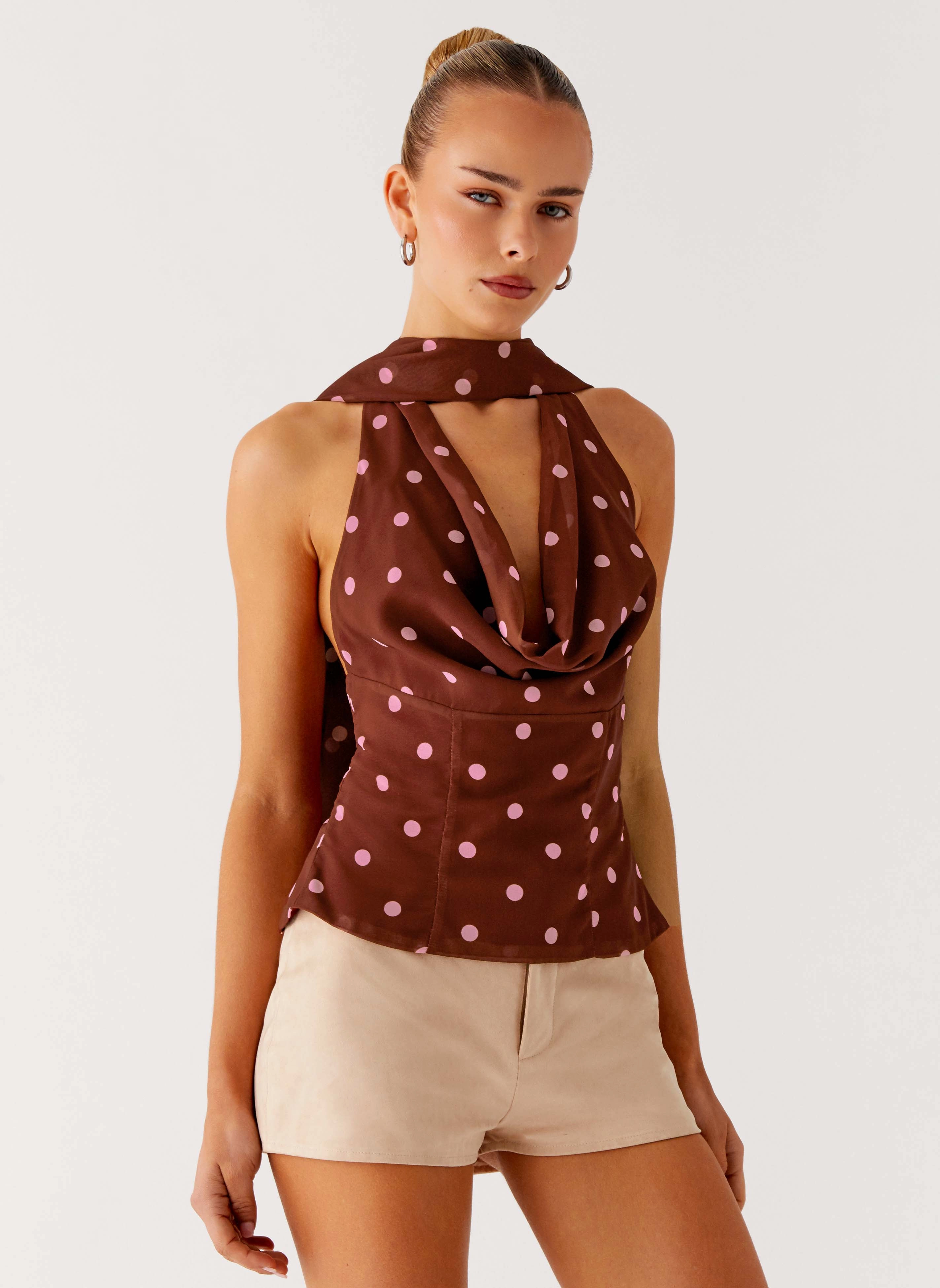 MultiPocket ArticulatedElbowShaping Stealing Love Scarf Top - Chocolate Strawberry Dot