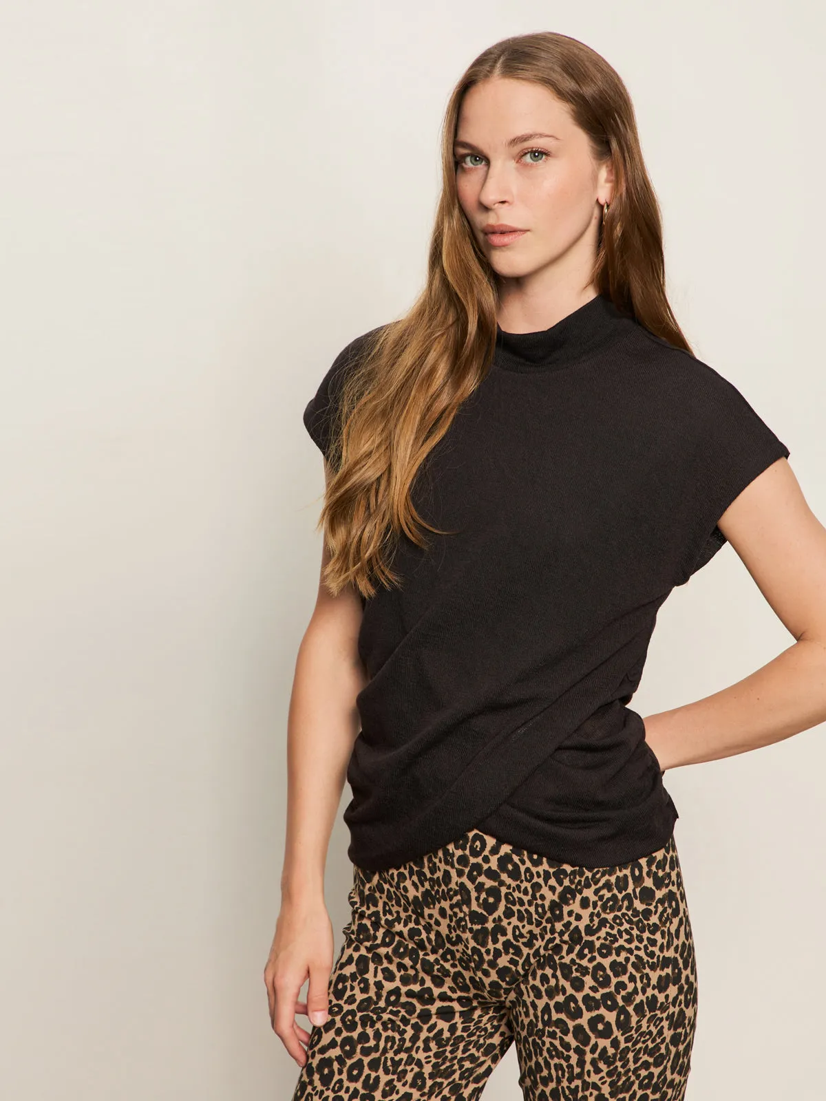 Low Profile Seaming EasyCareMaterial Draped Sleeveless Mock Neck Top Black