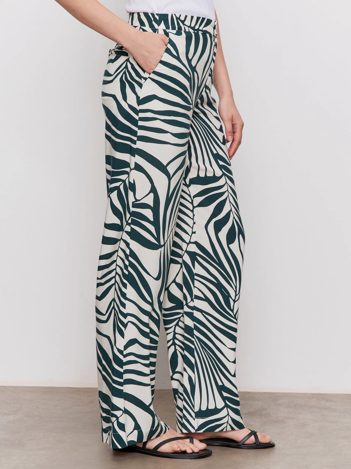 The Soft Trouser Green Oasis RibbedNeckline Breathable Hoodie