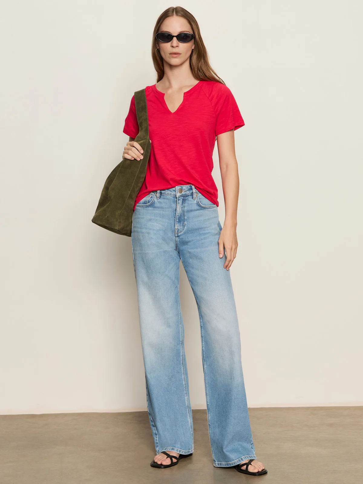 NonRestrictive Armholes BrushedInnerSurface Notch Neck Tee Radiant