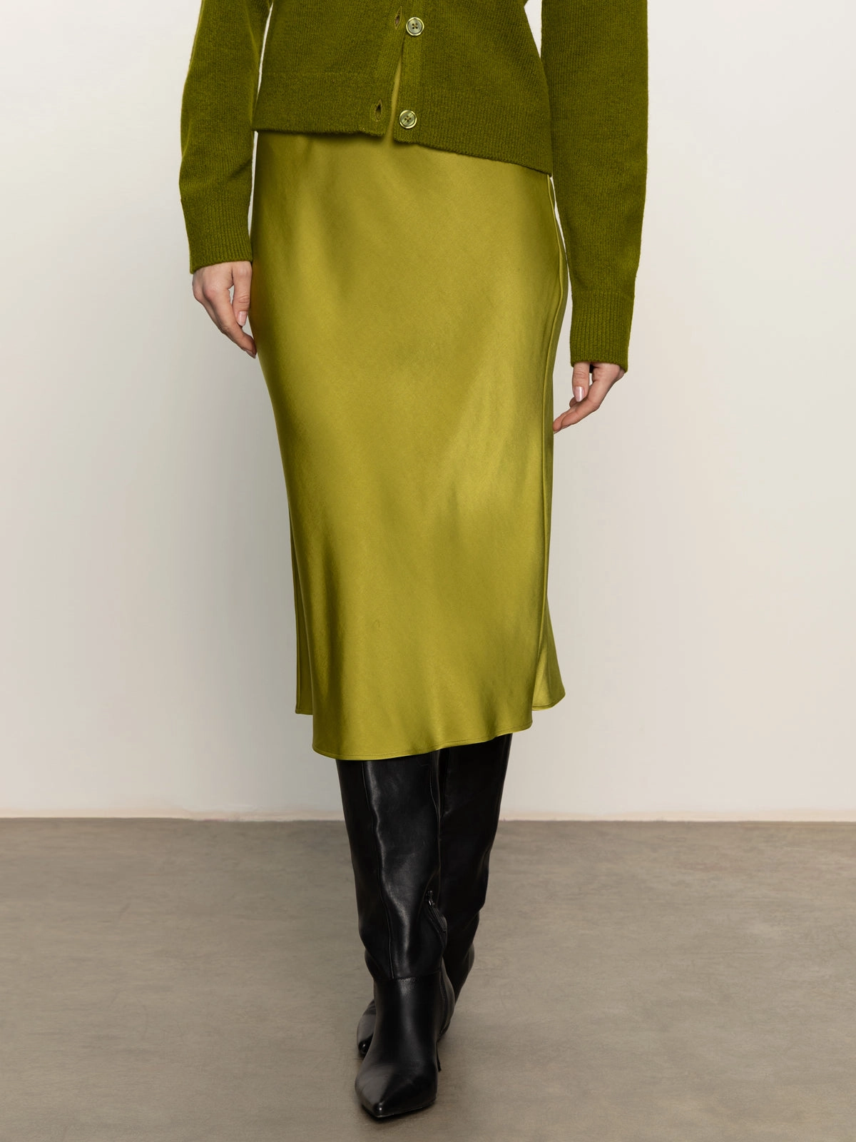 Everyday Midi Skirt Martini Olive Slim Fit Shirt