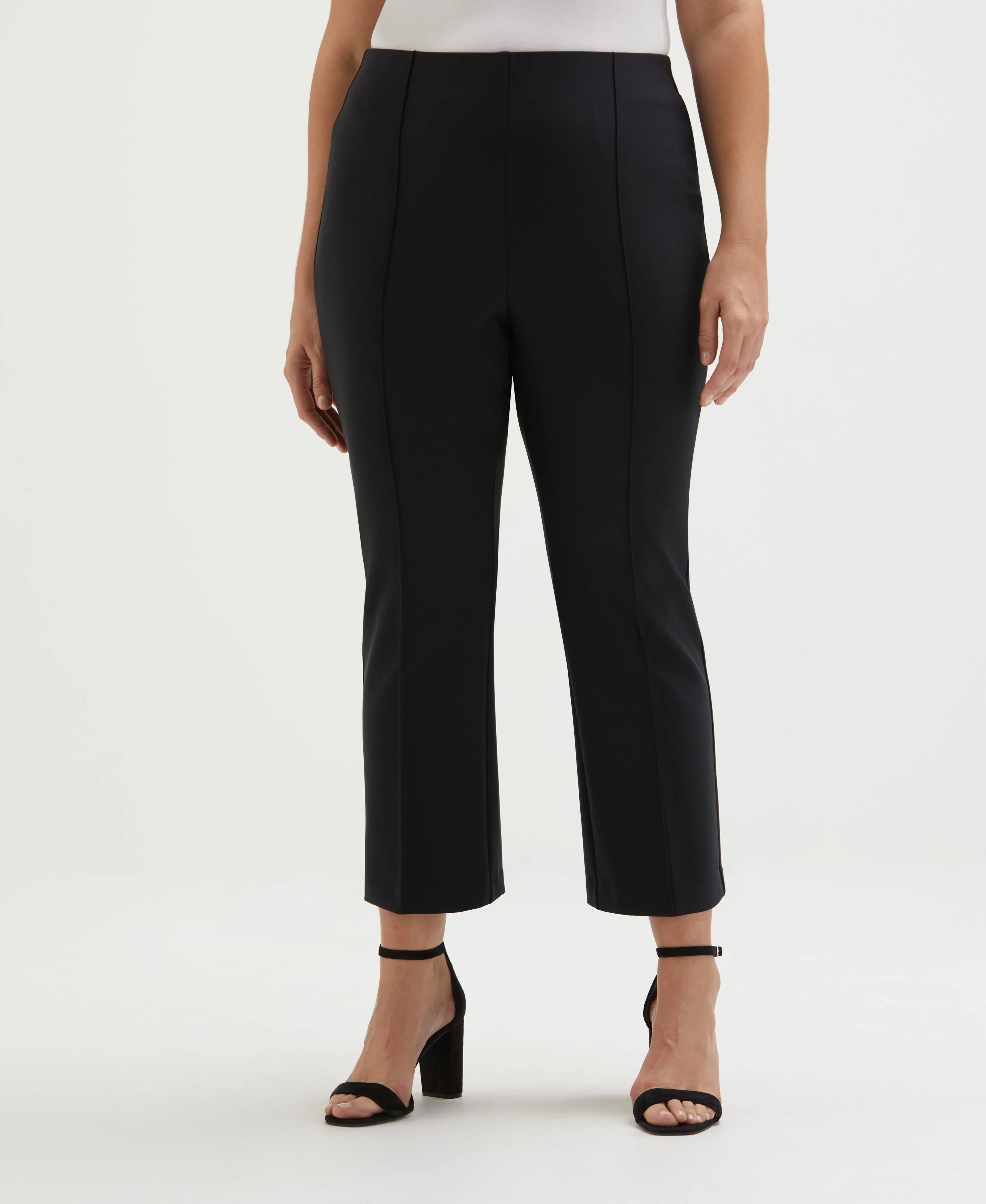 Plus Size Pintuck Pull-On Crop Pant WaterRepellentCoating
