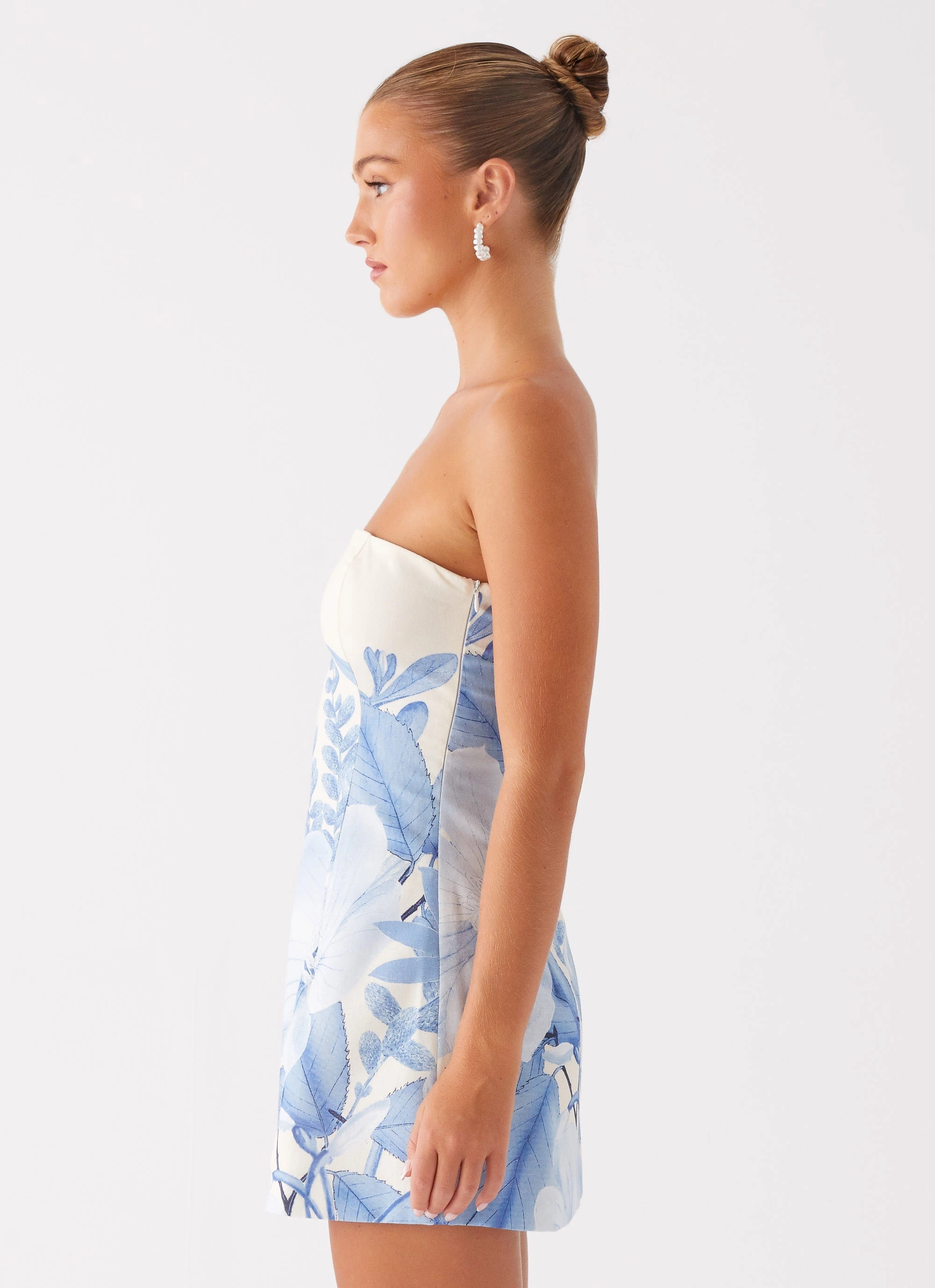 Simple formal dress Denby Strapless Mini Dress - Blue Floral Print