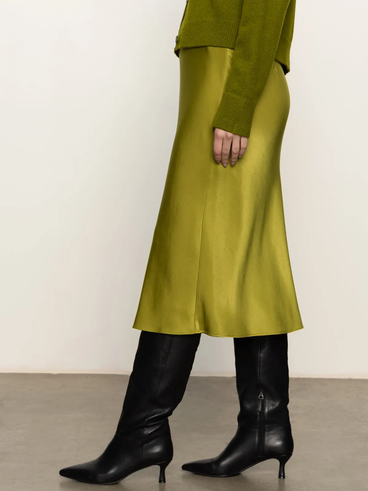 Quick Wear Side Pockets Everyday Midi Skirt Martini Olive