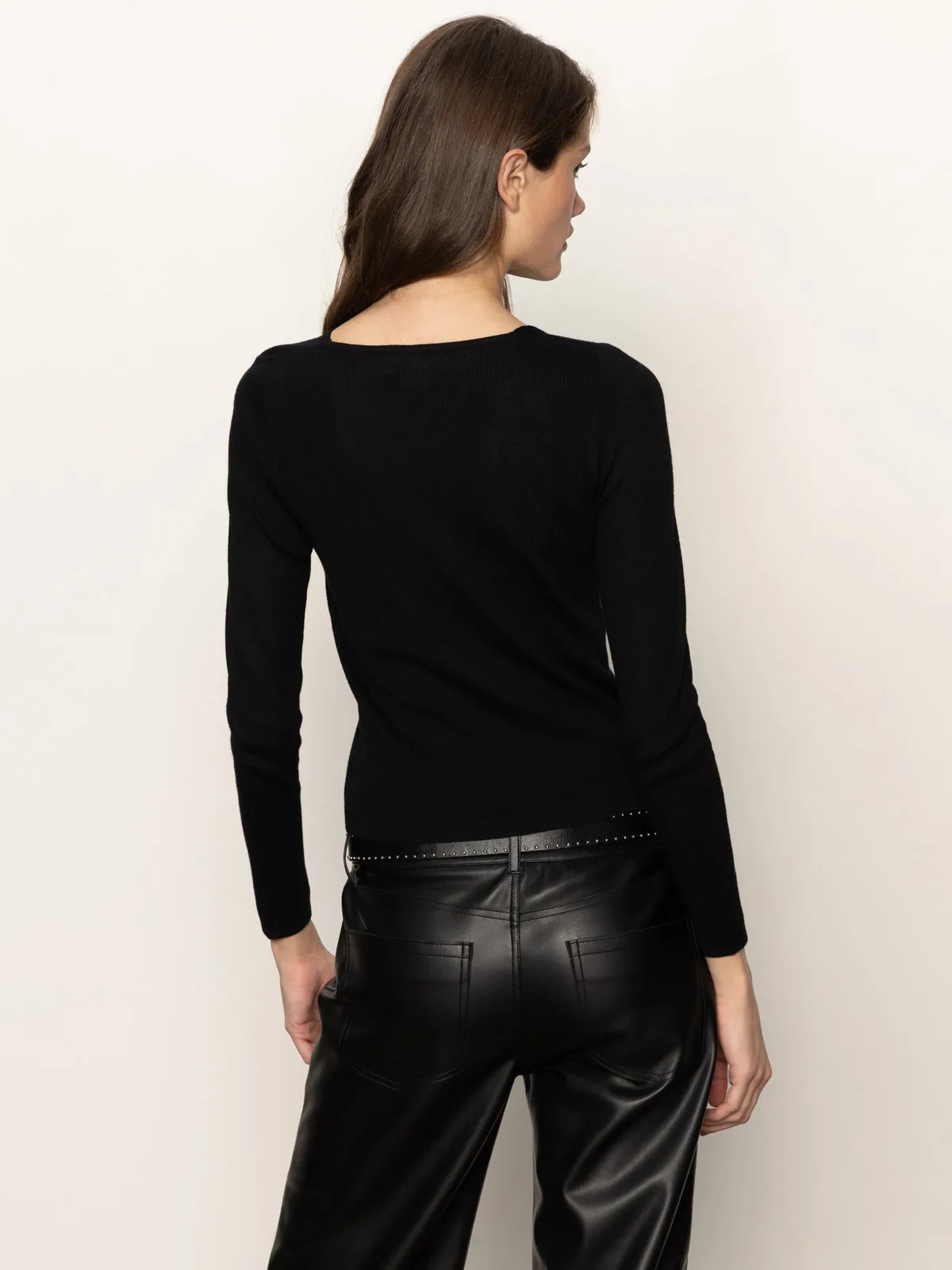 Long Sleeve Shoulder Twist Top Black Full Coverage Fit