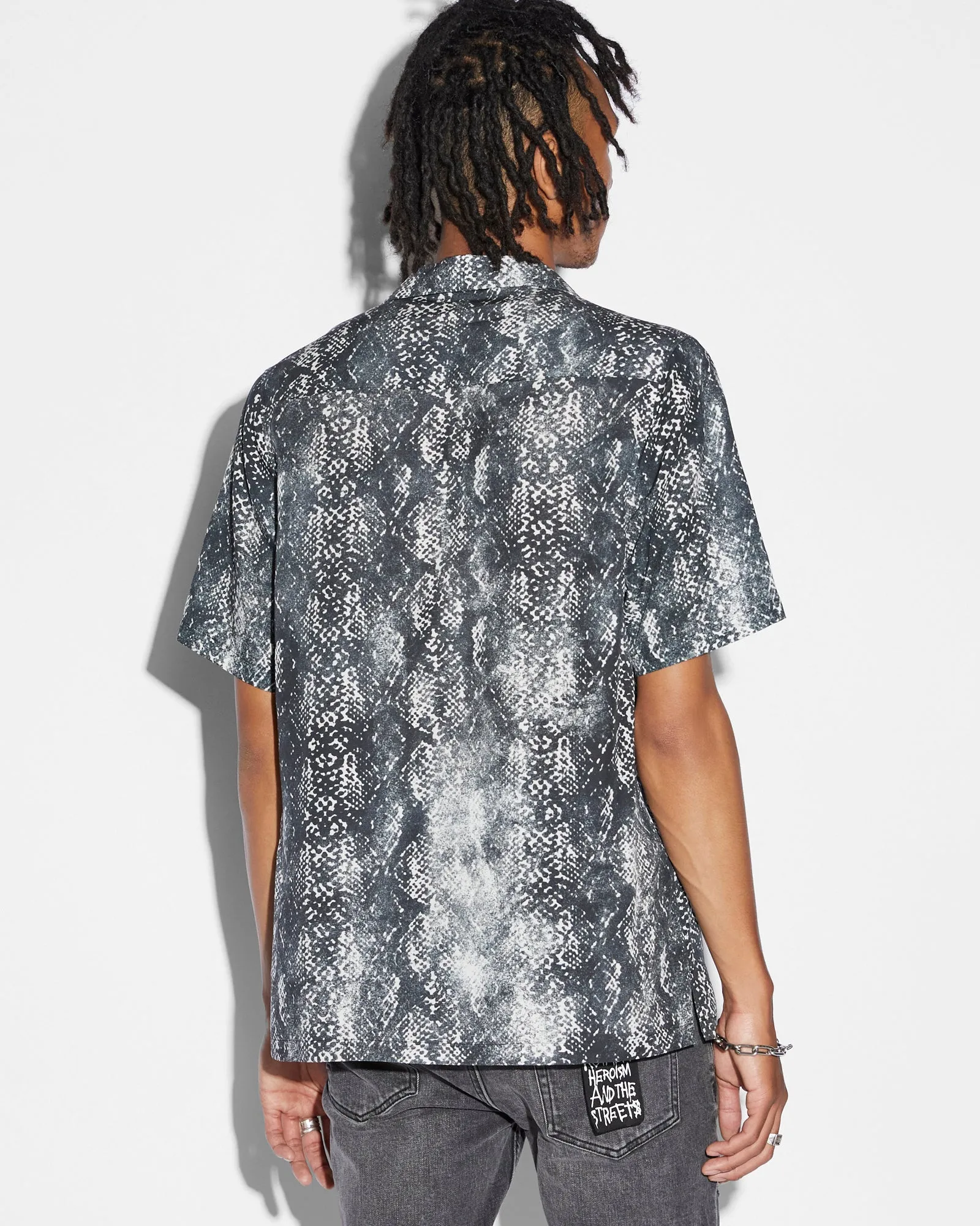 Easy to Wear Flatlock Seams MAMBA RESORT SS SHIRT BLACK