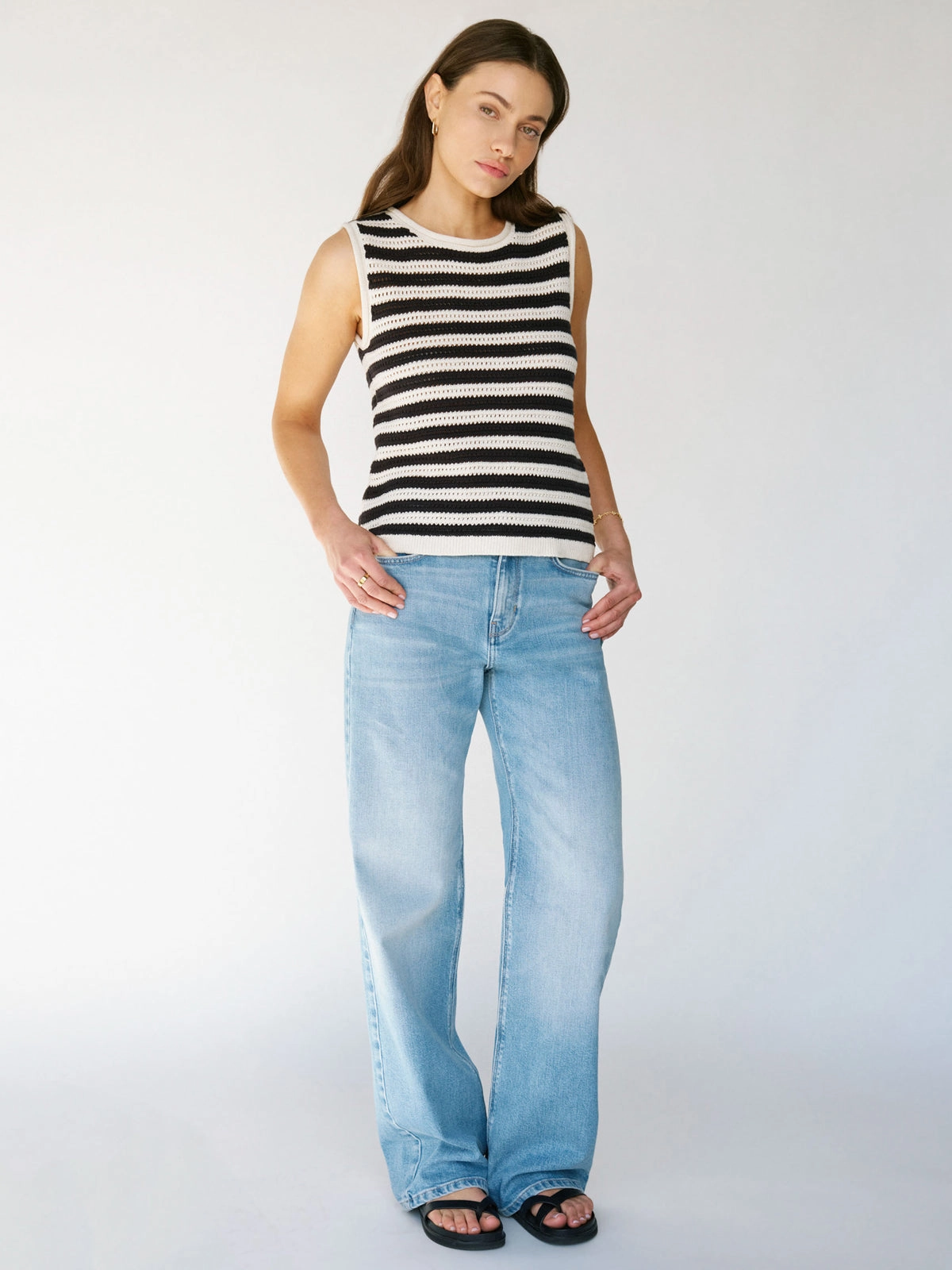 Crochet Shell Sweater Chalk Black Stripe FrictionResistantEdges Double Needle Hemming