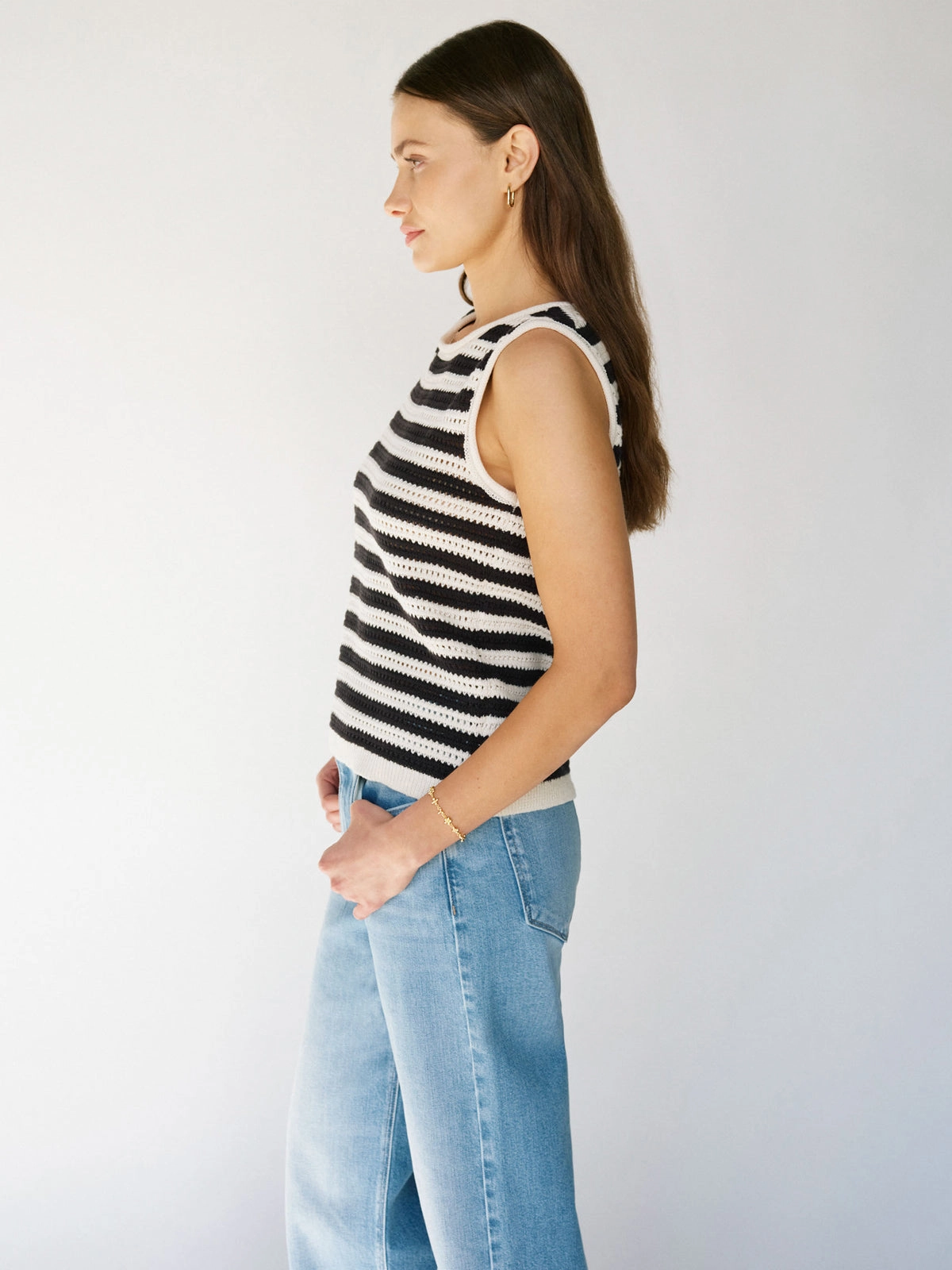 Stylish T-shirt Crochet Shell Sweater Chalk Black Stripe