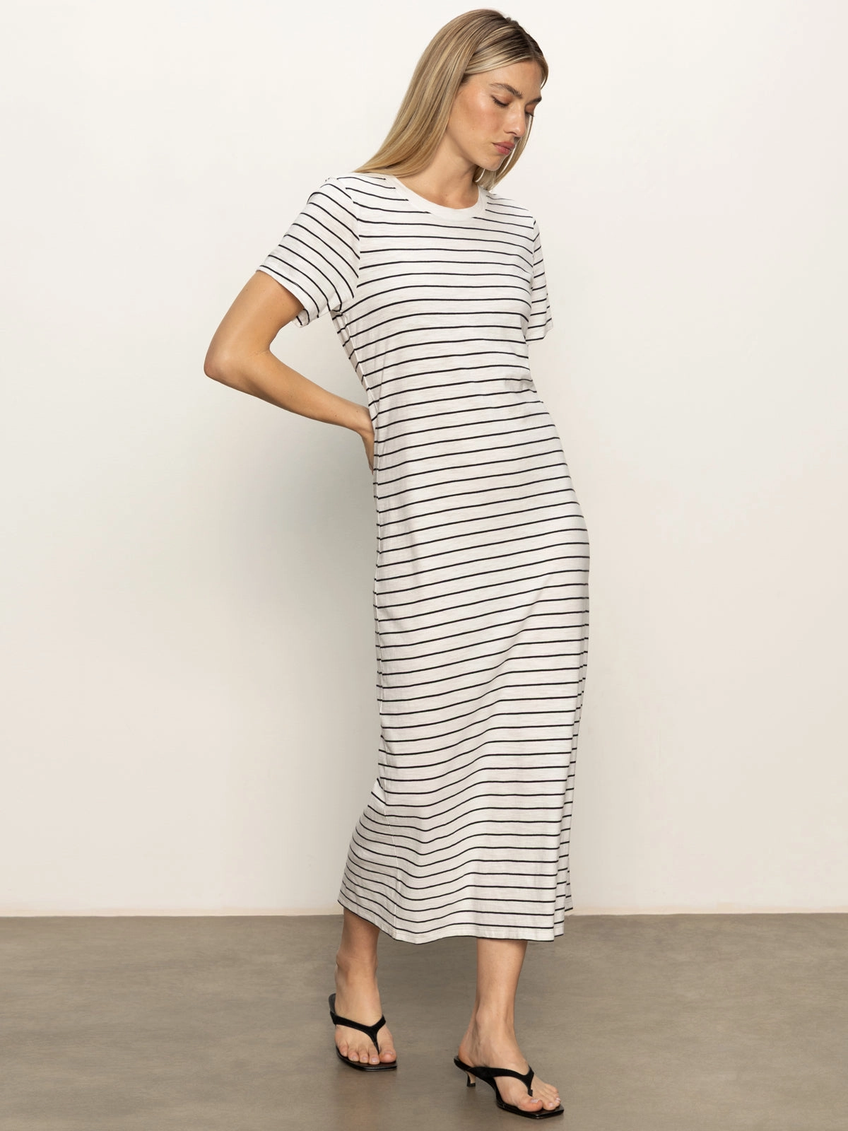 Perfect Tee Maxi Dress Chalk Black Stripe AntiSnagYarnProcessing