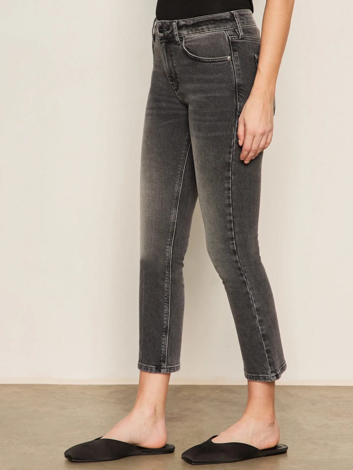 Trendy Wearable Astra Kick Crop Jean Washed Black Denim Eco Friendly Dye Lightweight Fabric