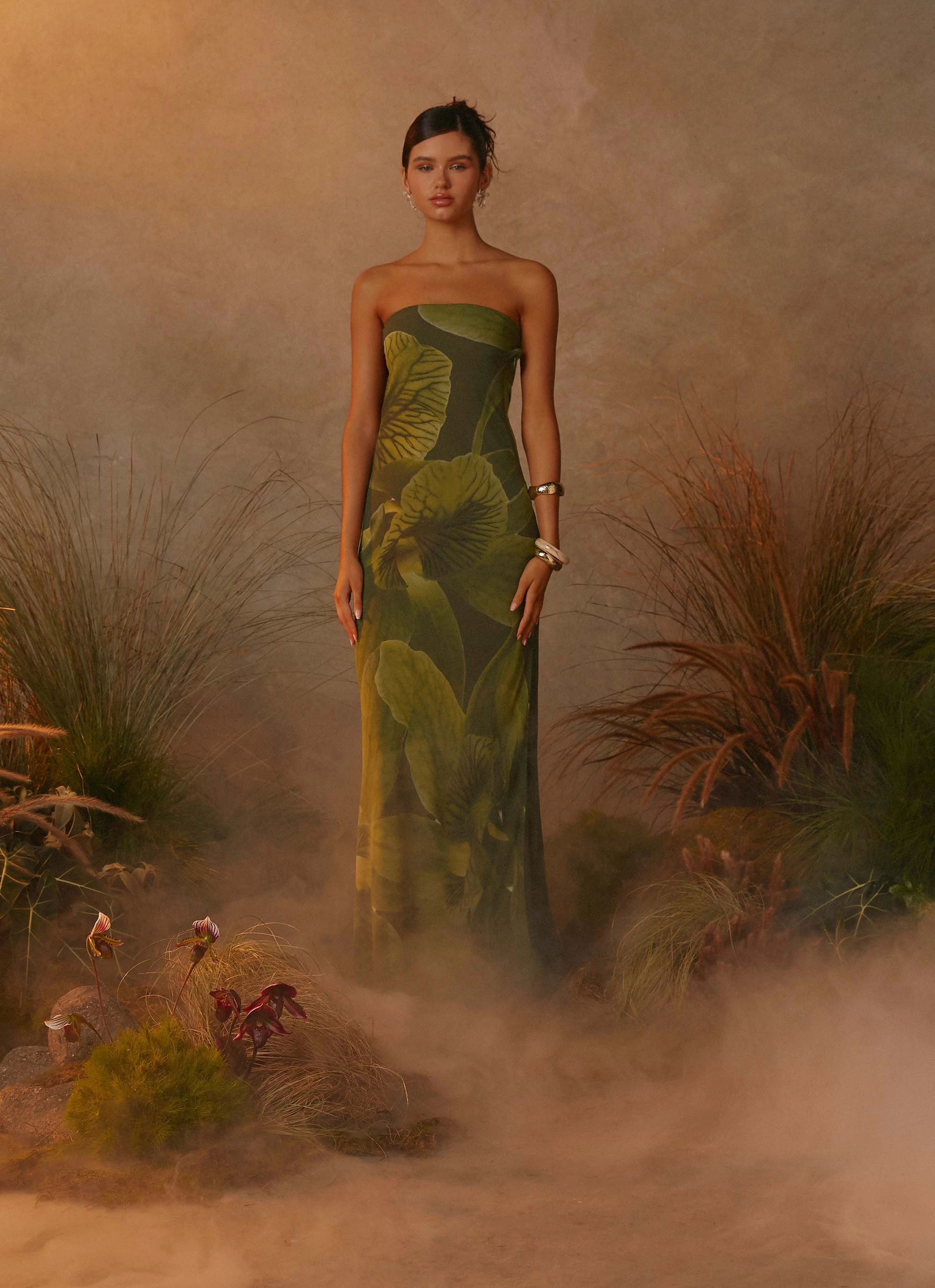 Nettle Maxi Dress - Tropic Floral Minimalist-Trend Pop Texture