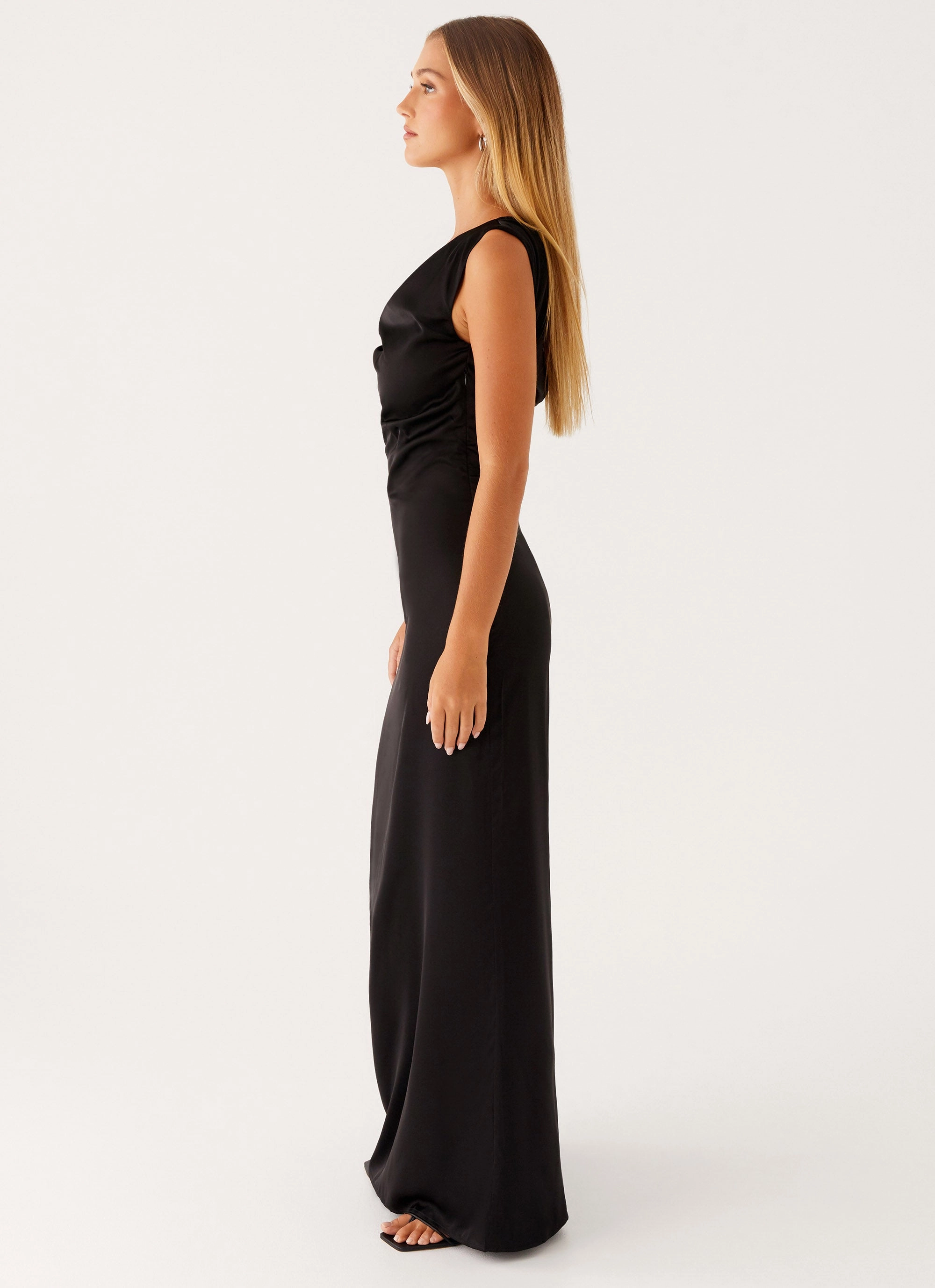 Weekend Look Spring Vibe Heart Of Glass Satin Maxi Dress - Black