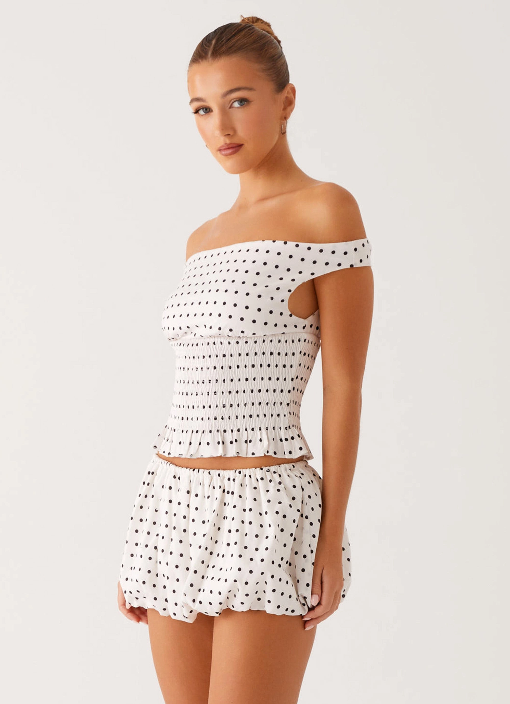 Compact TravelFriendly Design Heather Off Shoulder Top - White Black Polka Dot