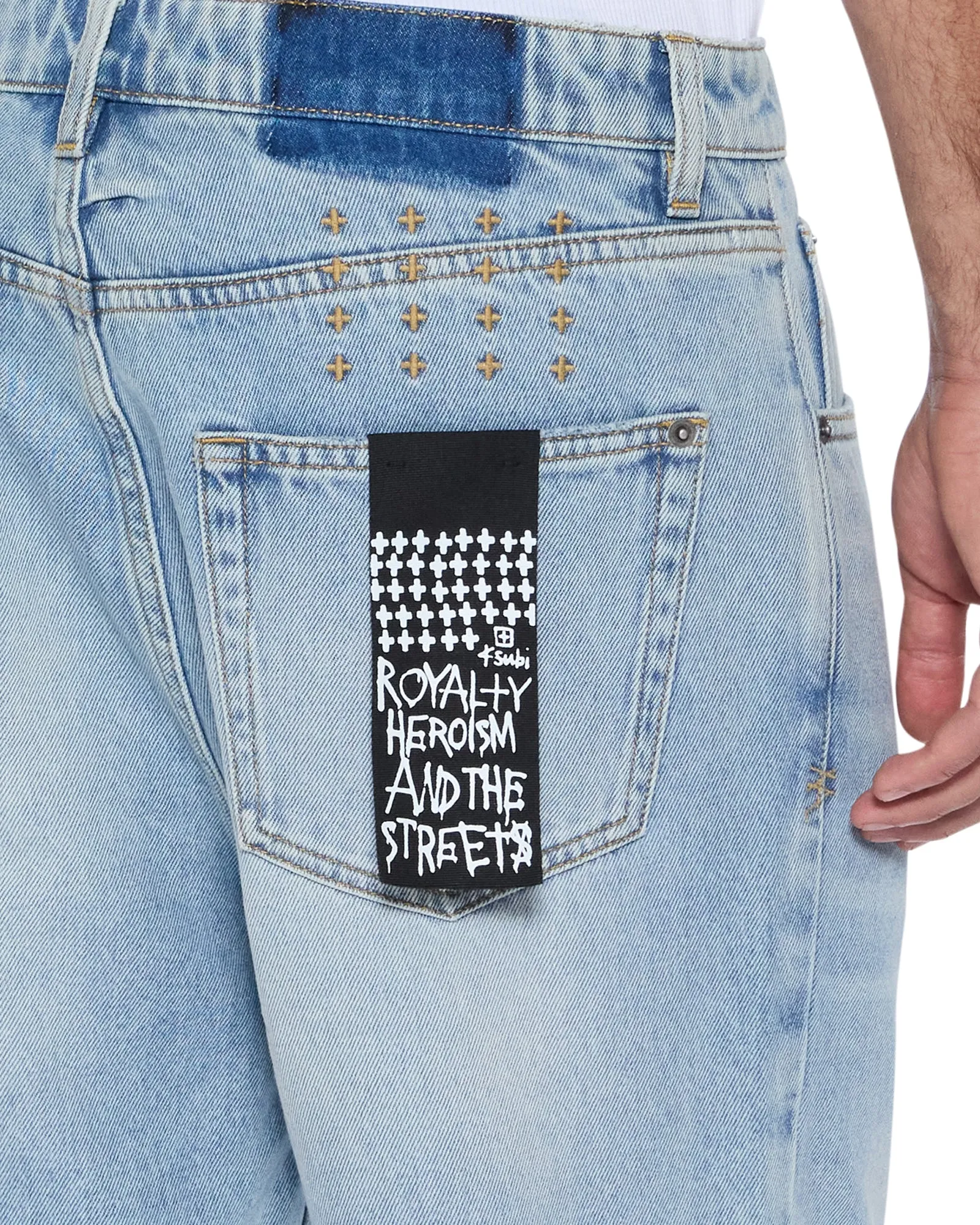 ANTI K SHORT SIBERIA Daytime Look