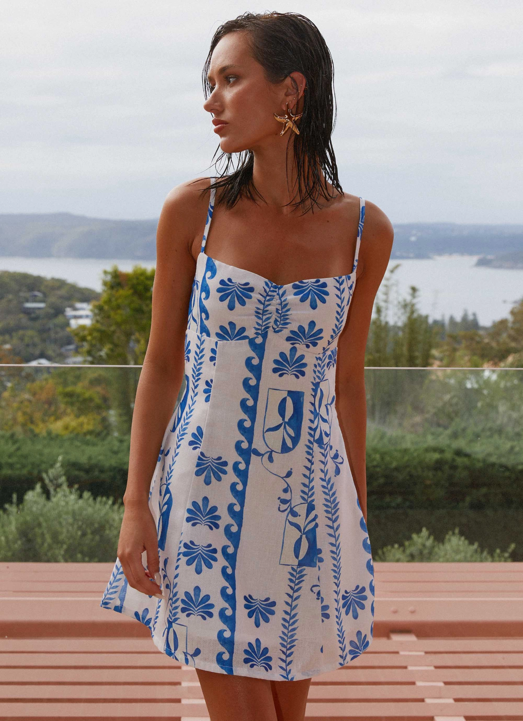 Isra Linen Mini Dress - Floral Wave Urban Edge Smart Texture