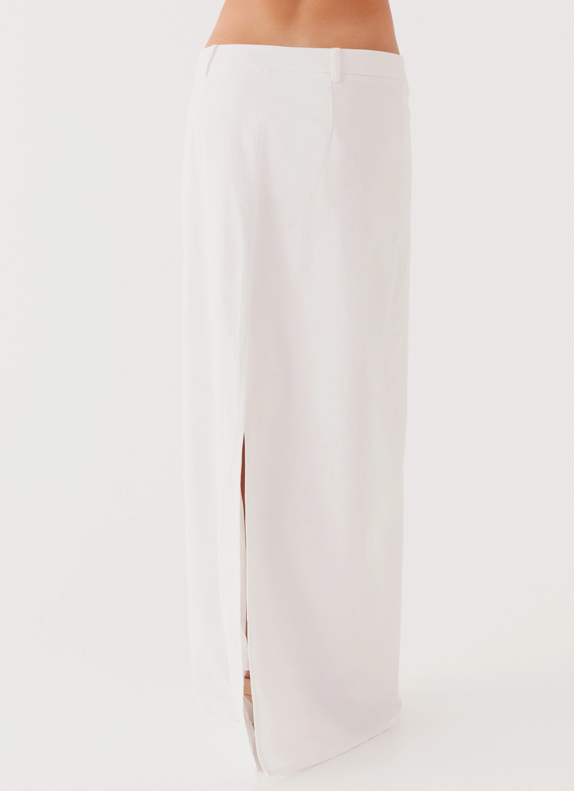 Leg Elongating Jaslyn Maxi Skirt - White