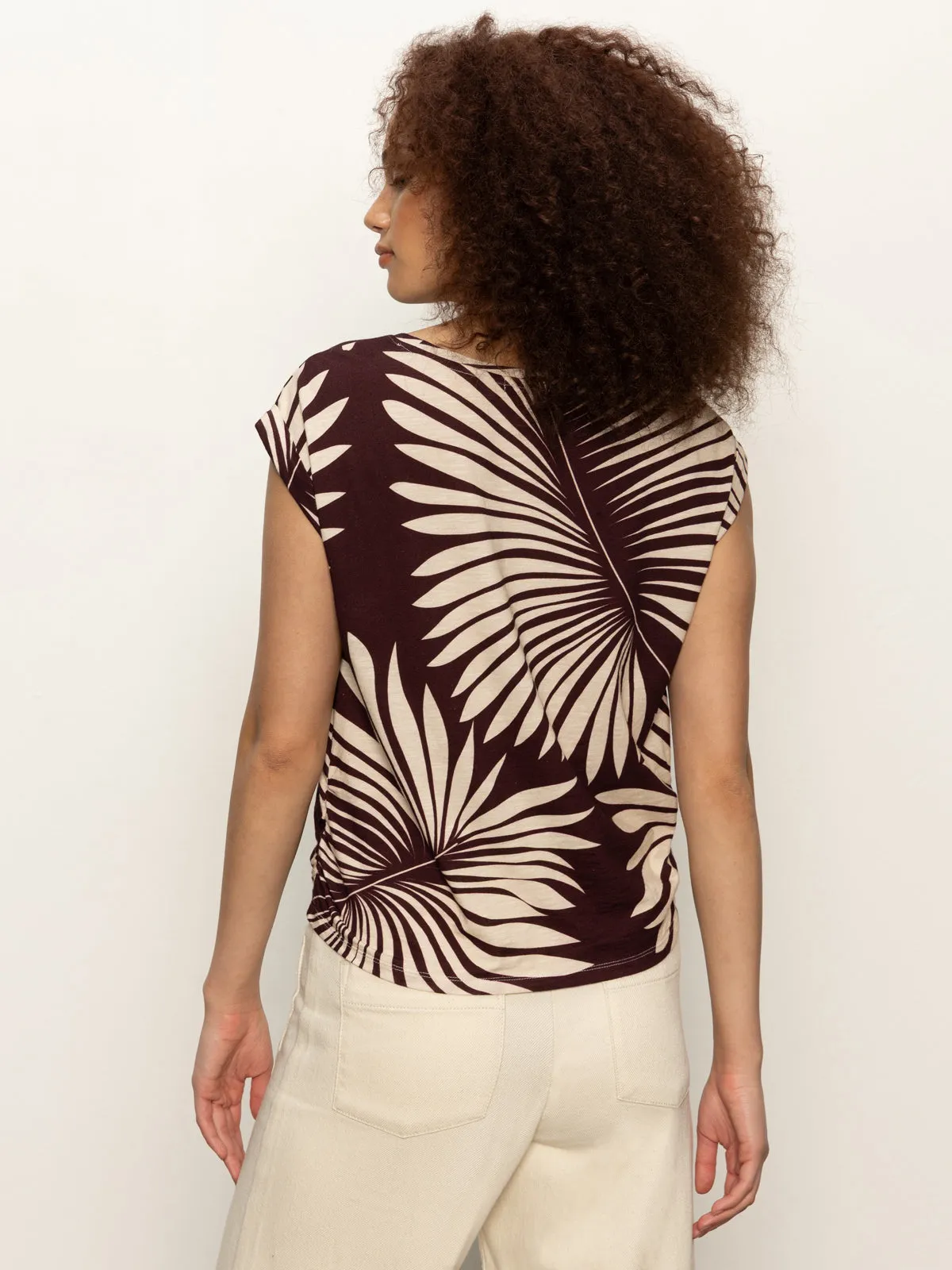 Slim Silhouette DoubleStitchedHem Knotted Muscle Tee Mesa Palm