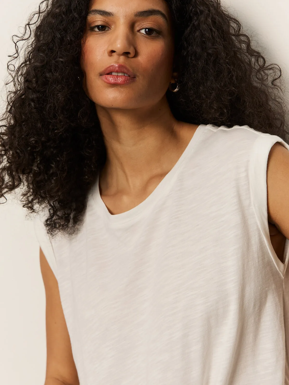 Knotted Muscle Tee White Office Wear