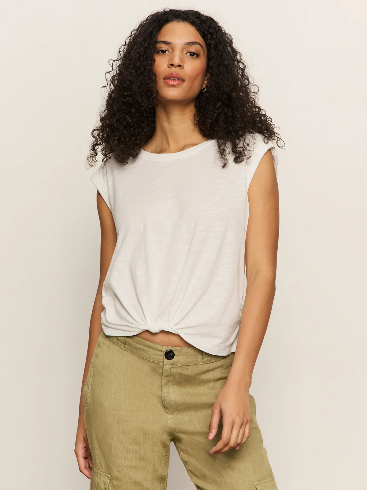 Sleeveless Tee Breathable3DKnit Knotted Muscle Tee White