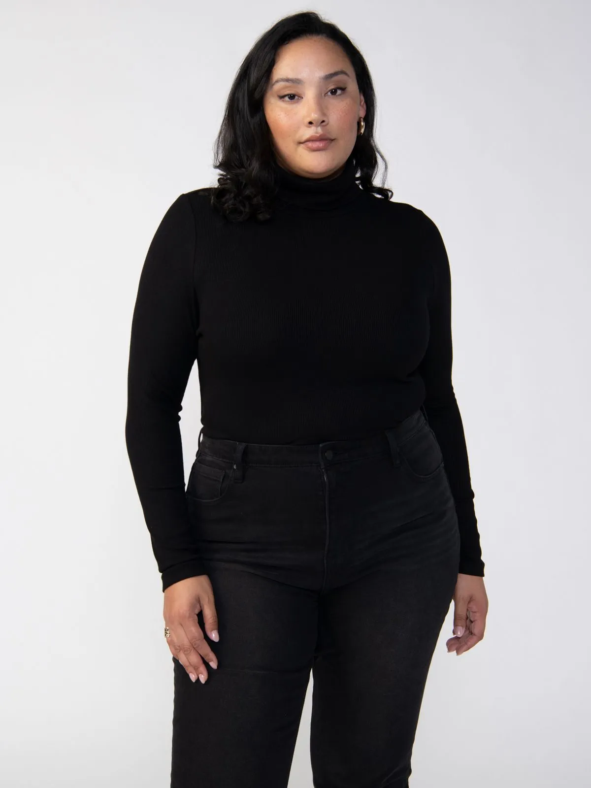 ElasticTrimming Essential Turtleneck Top Black Extended Sizing