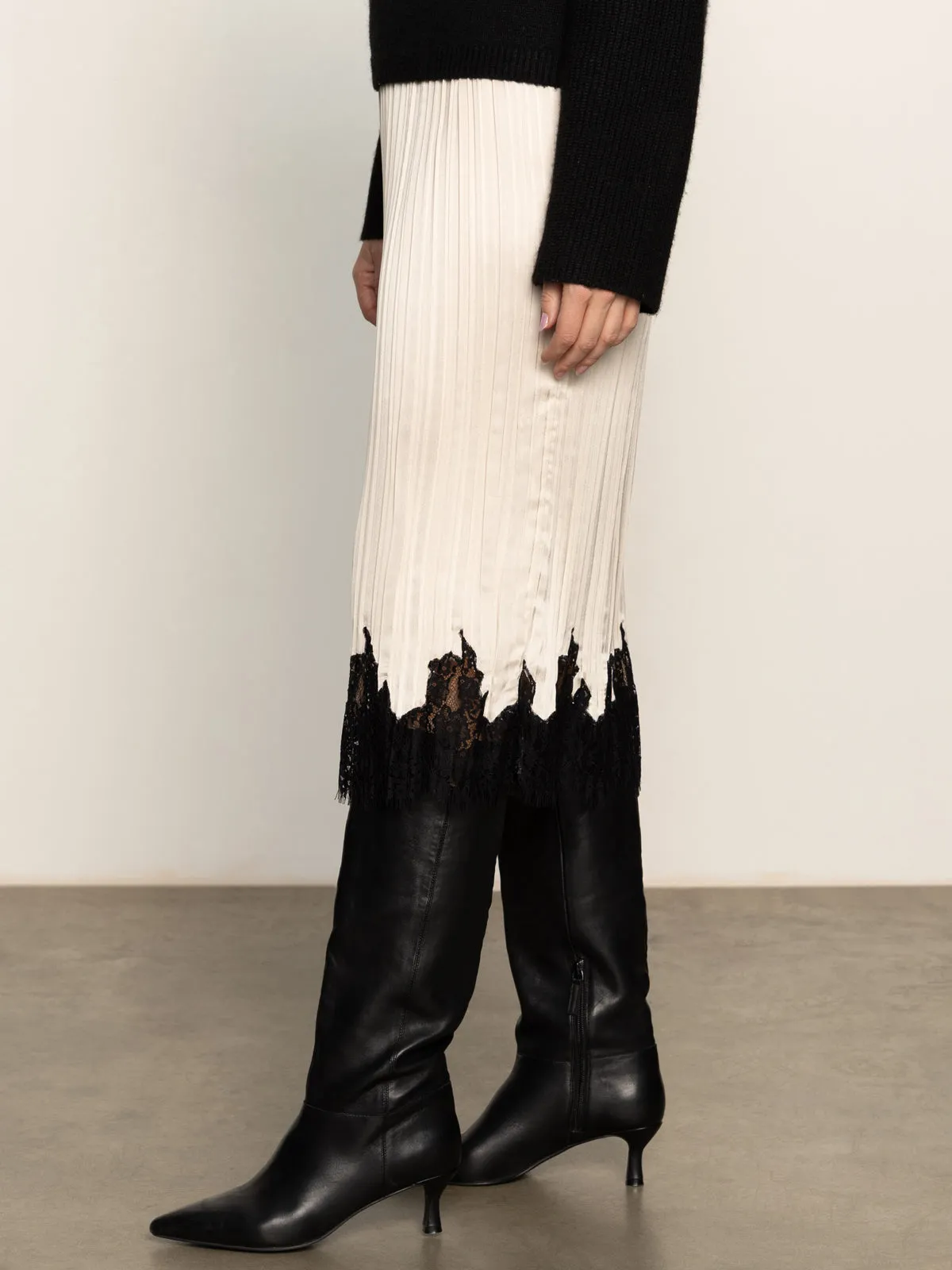 All Day Fit Evermore Pleated Midi Skirt Light Oat