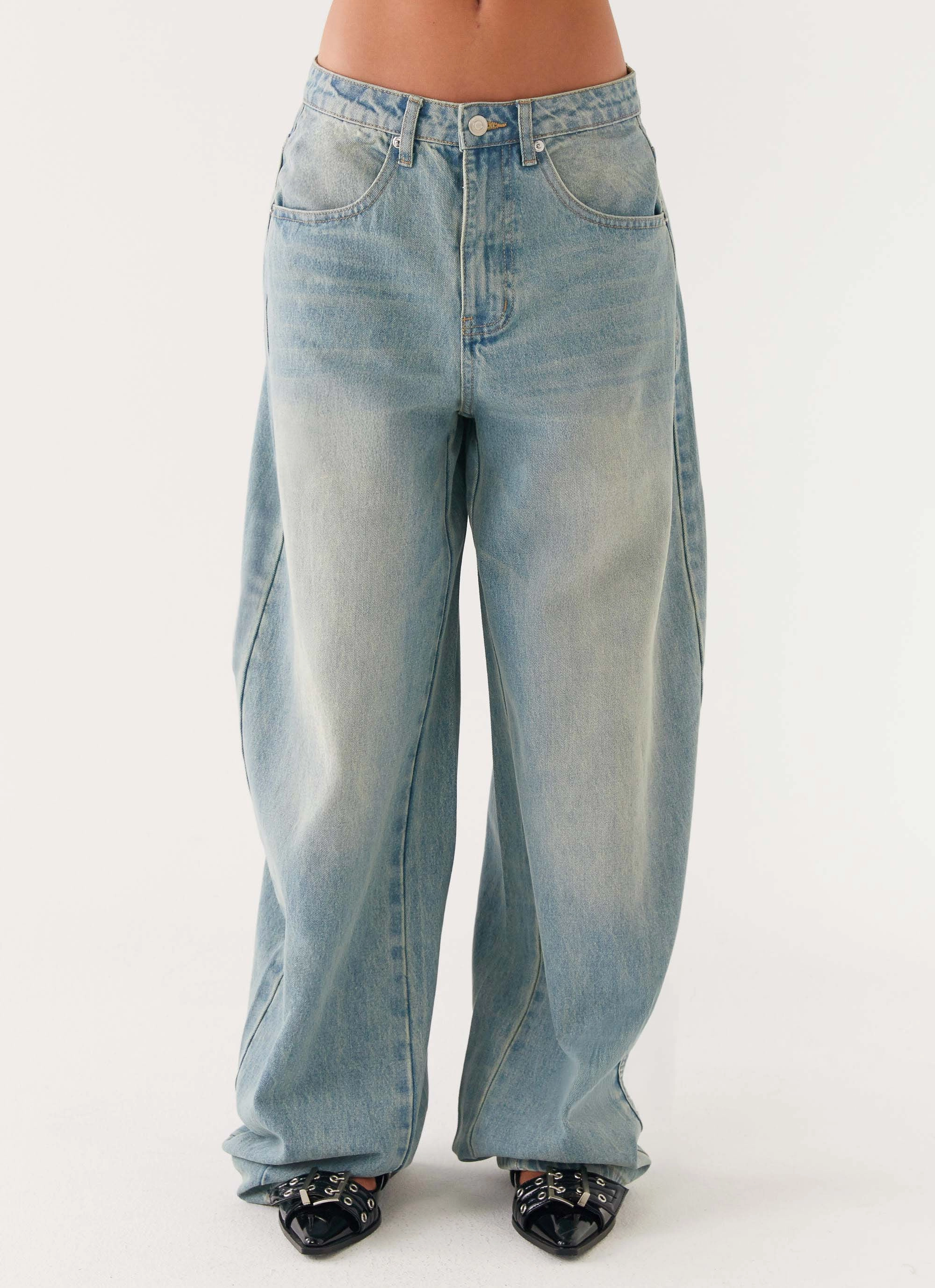 Versatile Fit Night Out Traveler Gear Stylish Maxwell Baggy Jeans - Washed Blue