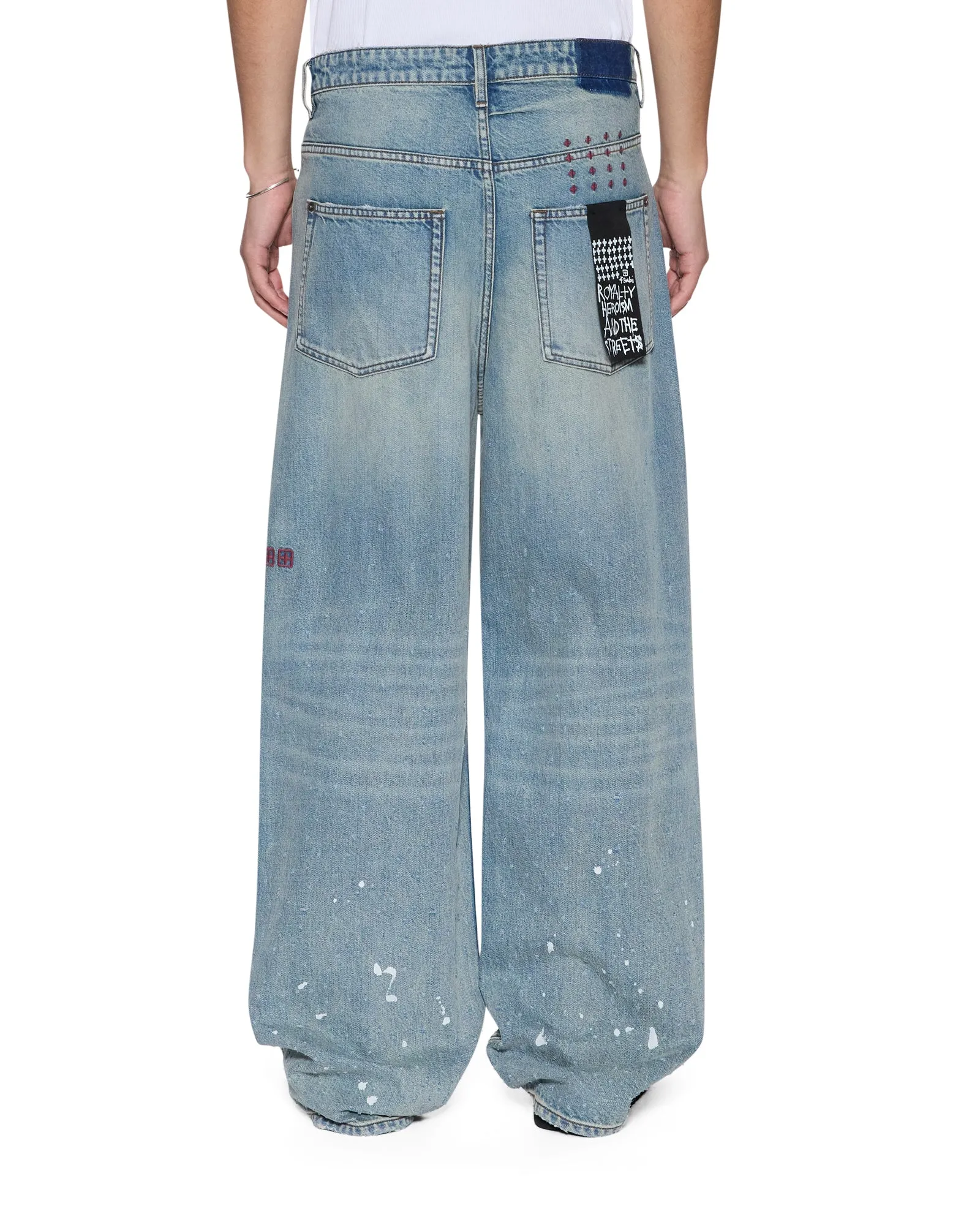 MAXX SCATTER BLUE Elegant Travel Outfit Minimalist Style