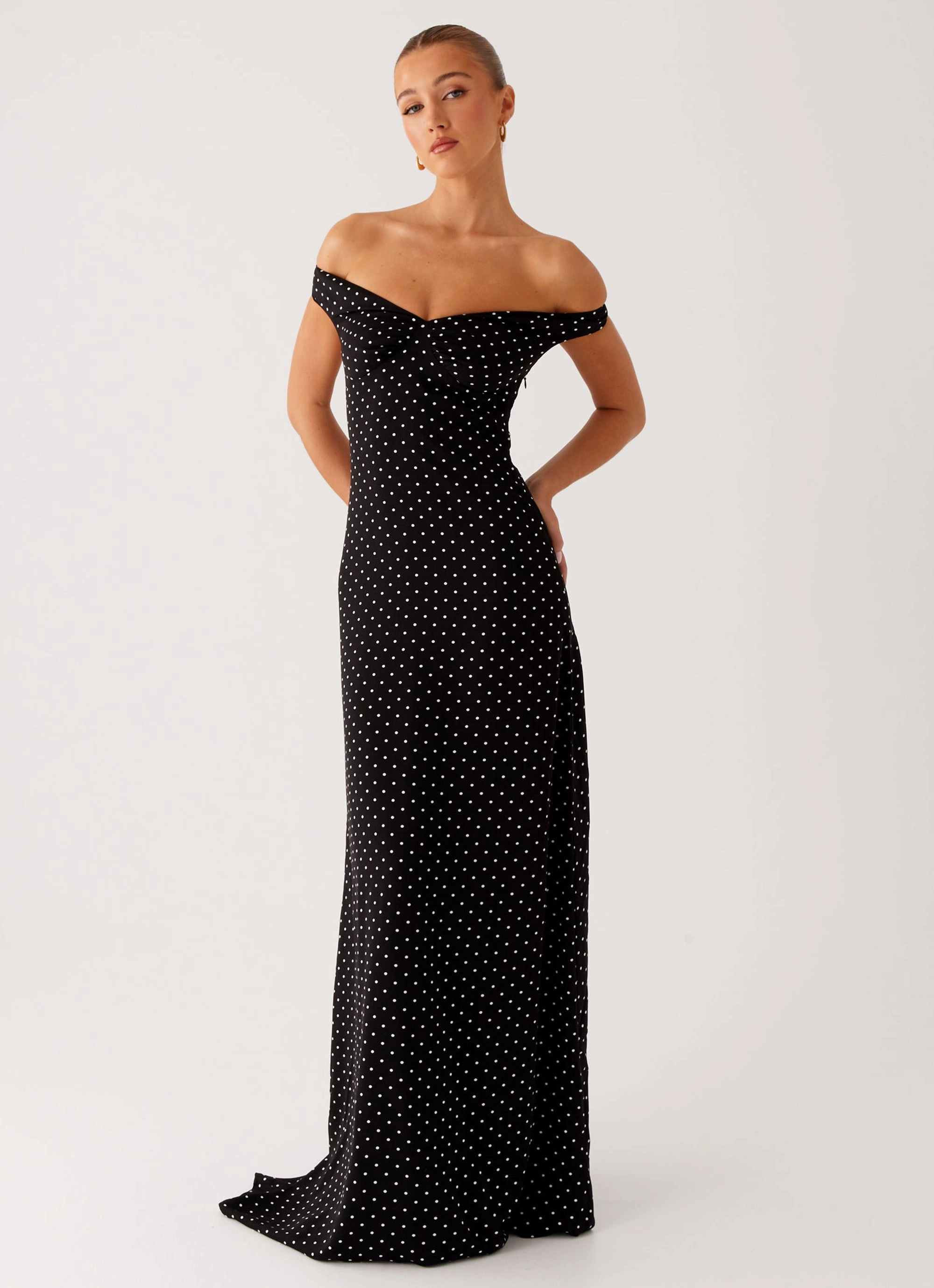 Melany Maxi Dress - Black Polka Dot Flowing Texture Street Look
