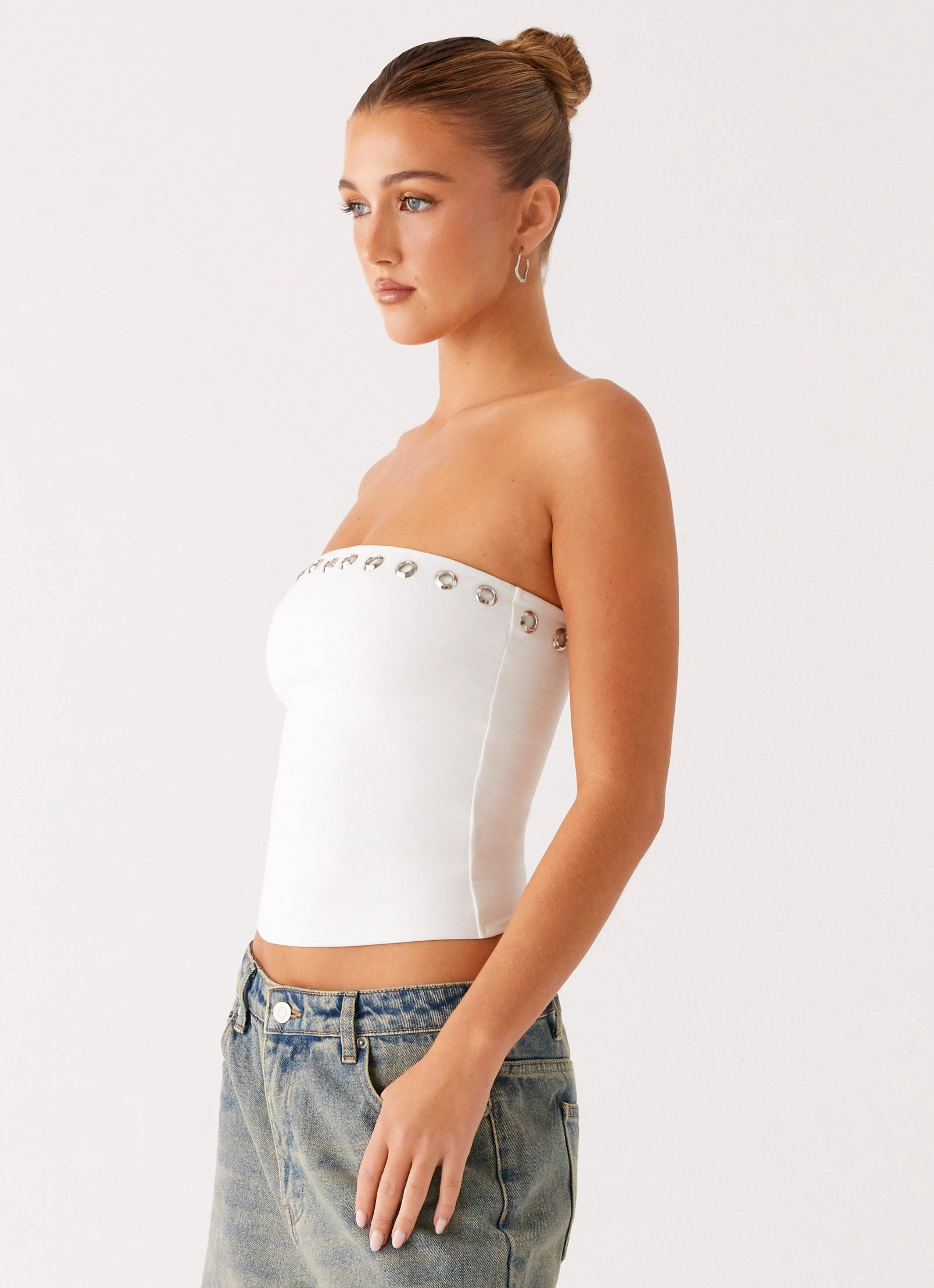 Bound Seam Finish SlipResistant Miku Eyelet Strapless Top - White