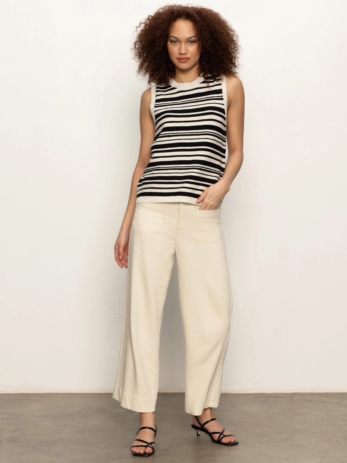 HighStretch MicroPerforated Details Modern Sweater Shell Black Macrame