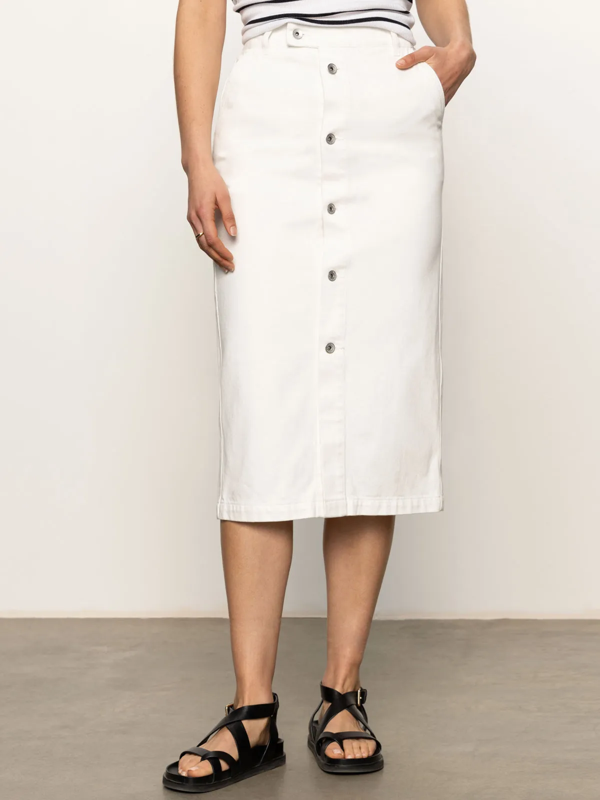 Light Comfort Carrier Denim Skirt Bleached White