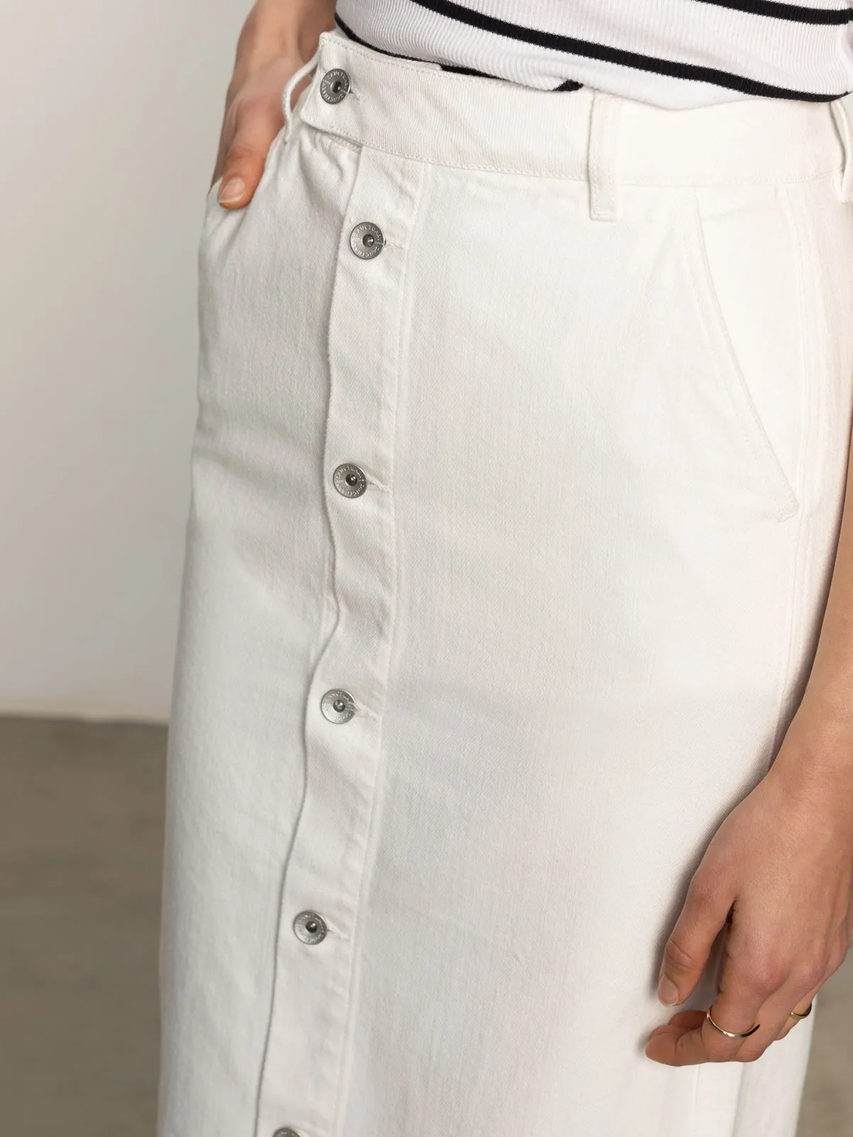 Carrier Denim Skirt Bleached White Laidback Feel
