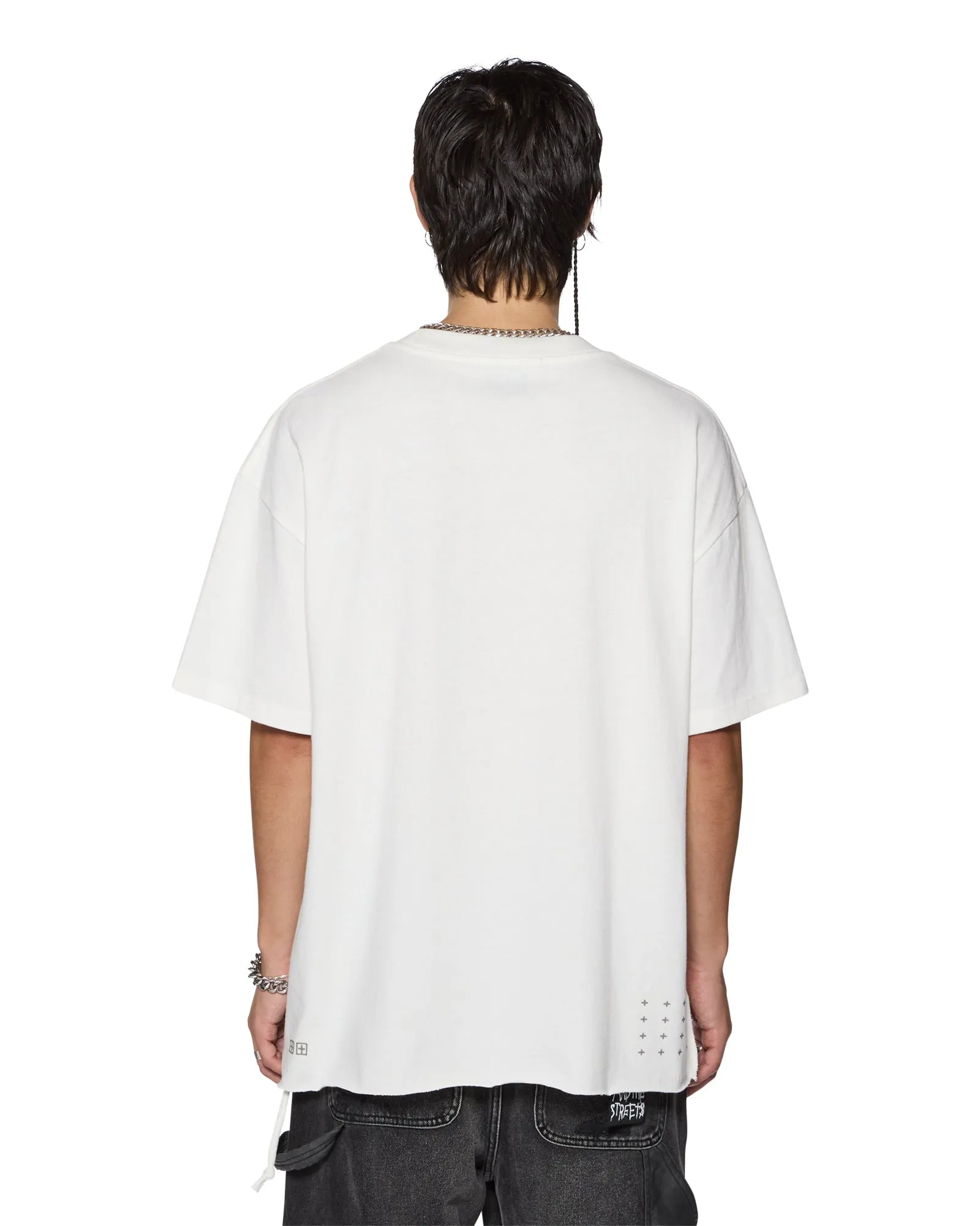 Non Restrictive Collar Adaptive Waistband Multi Pocket Design THE SIGN EKCESS SS TEE ANTIQUE WHITE